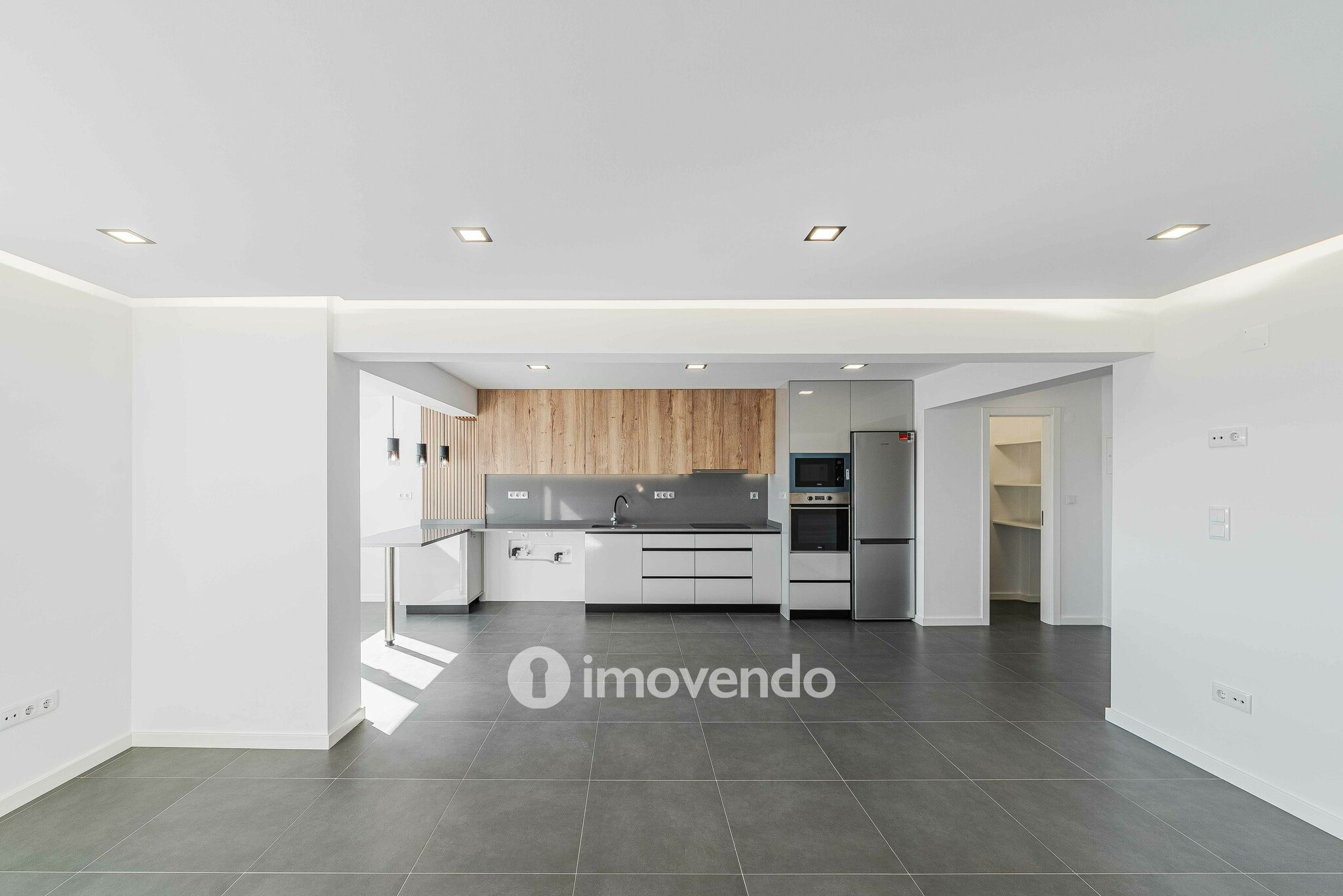 Apartamento T2, totalmente remodelado, em Queluz