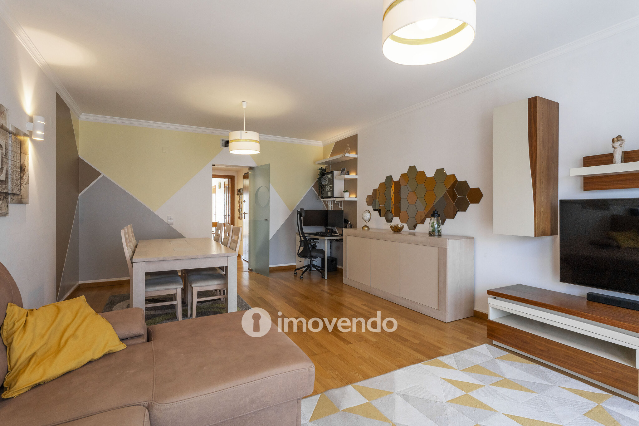 Apartamento T2 moderno, com estacionamento, na Curia, Anadia