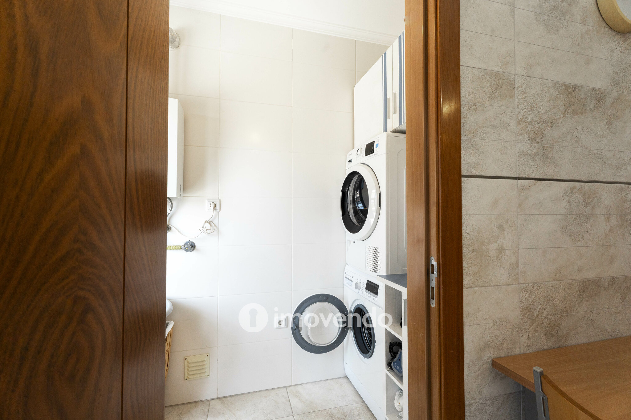 Apartamento T2 moderno, com estacionamento, na Curia, Anadia