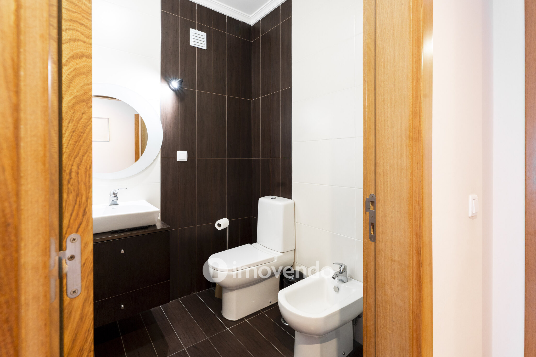 Apartamento T2 moderno, com estacionamento, na Curia, Anadia