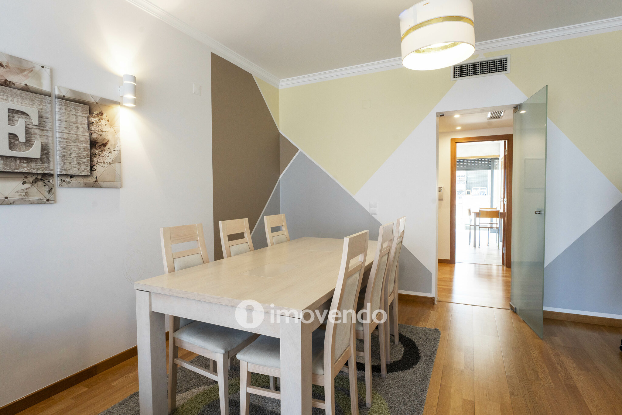 Apartamento T2 moderno, com estacionamento, na Curia, Anadia