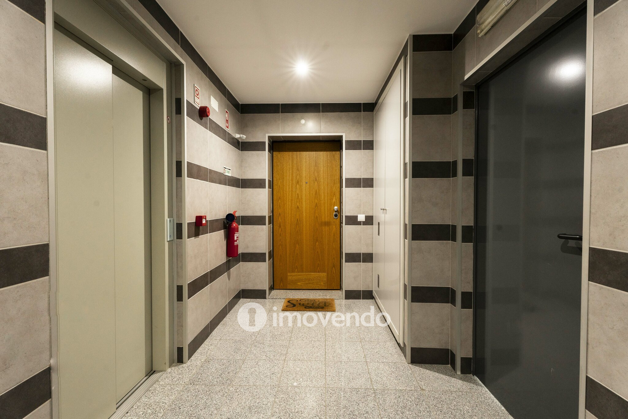Apartamento T2 moderno, com estacionamento, na Curia, Anadia