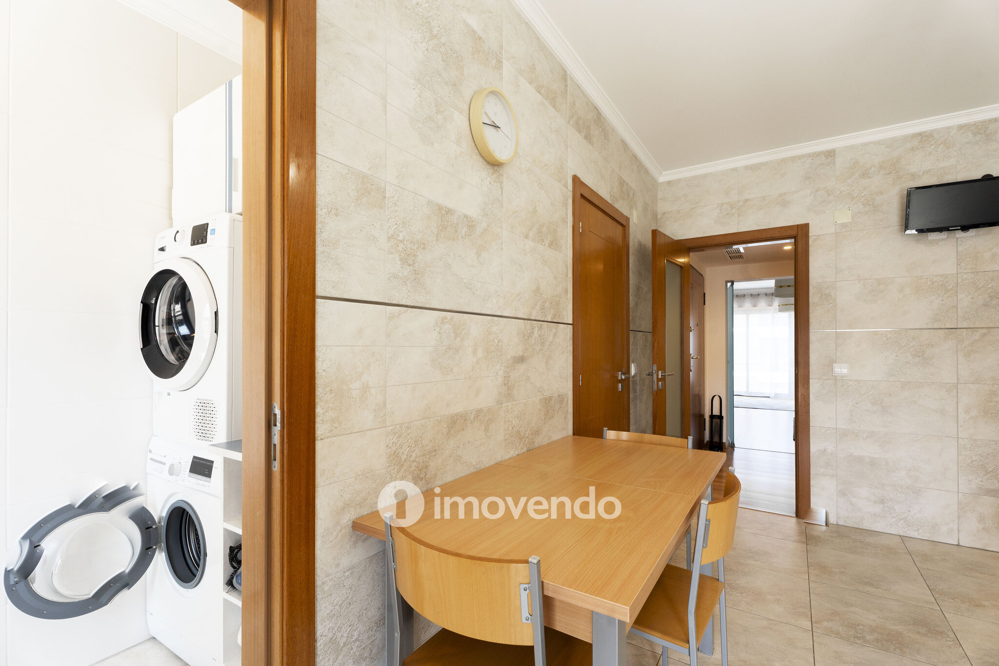 Apartamento T2 moderno, com estacionamento, na Curia, Anadia