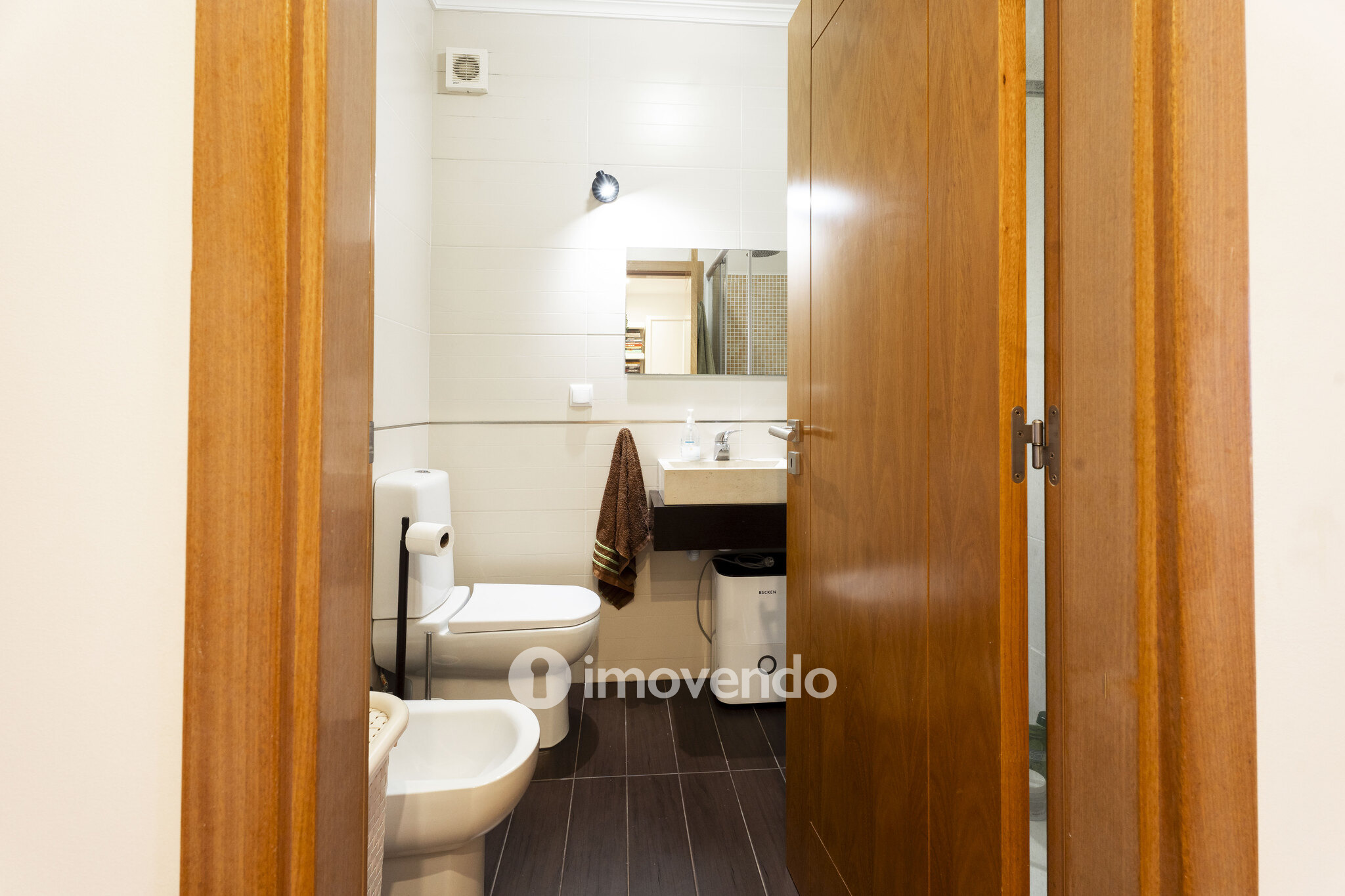 Apartamento T2 moderno, com estacionamento, na Curia, Anadia