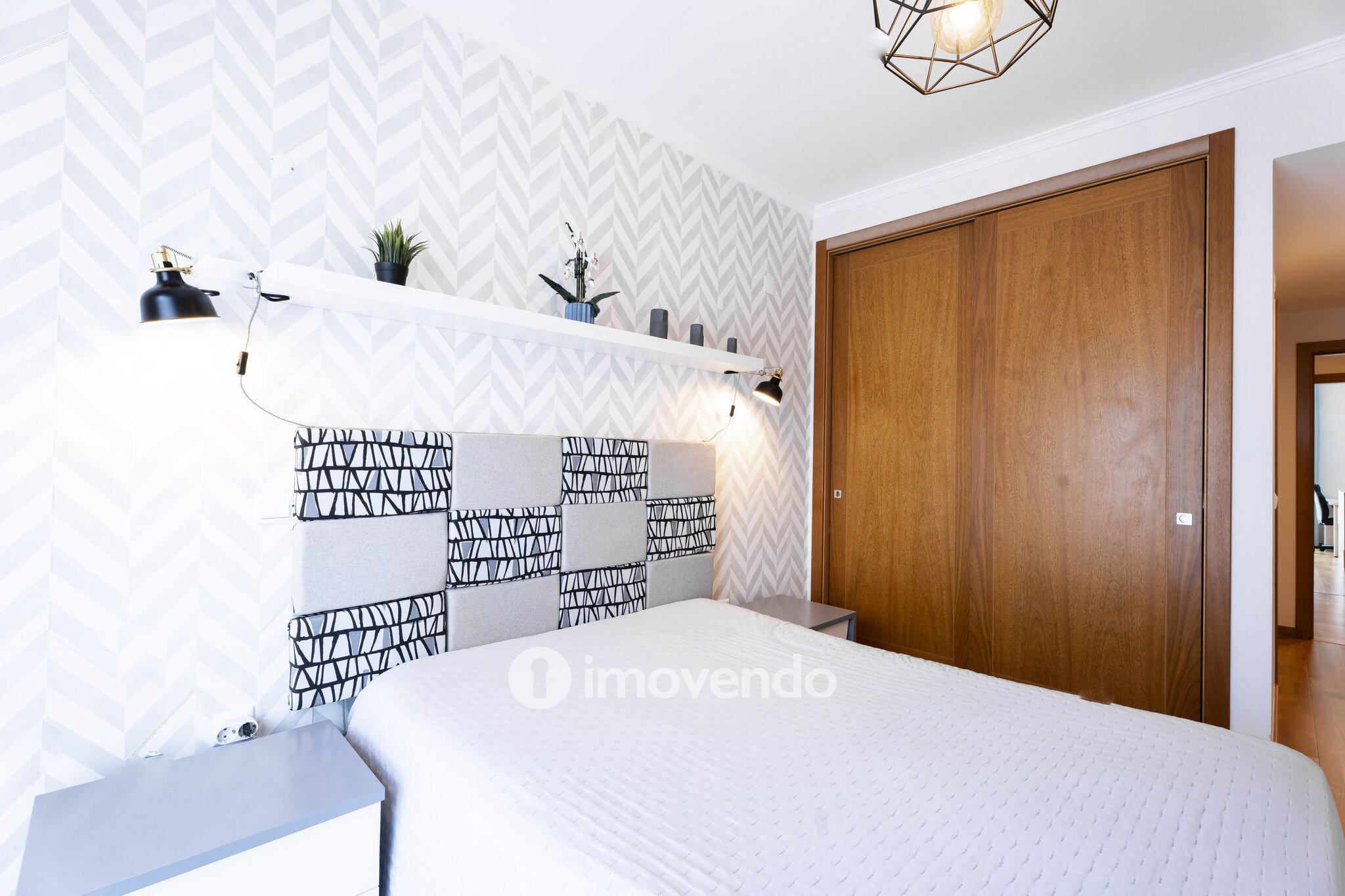 Apartamento T2 moderno, com estacionamento, na Curia, Anadia