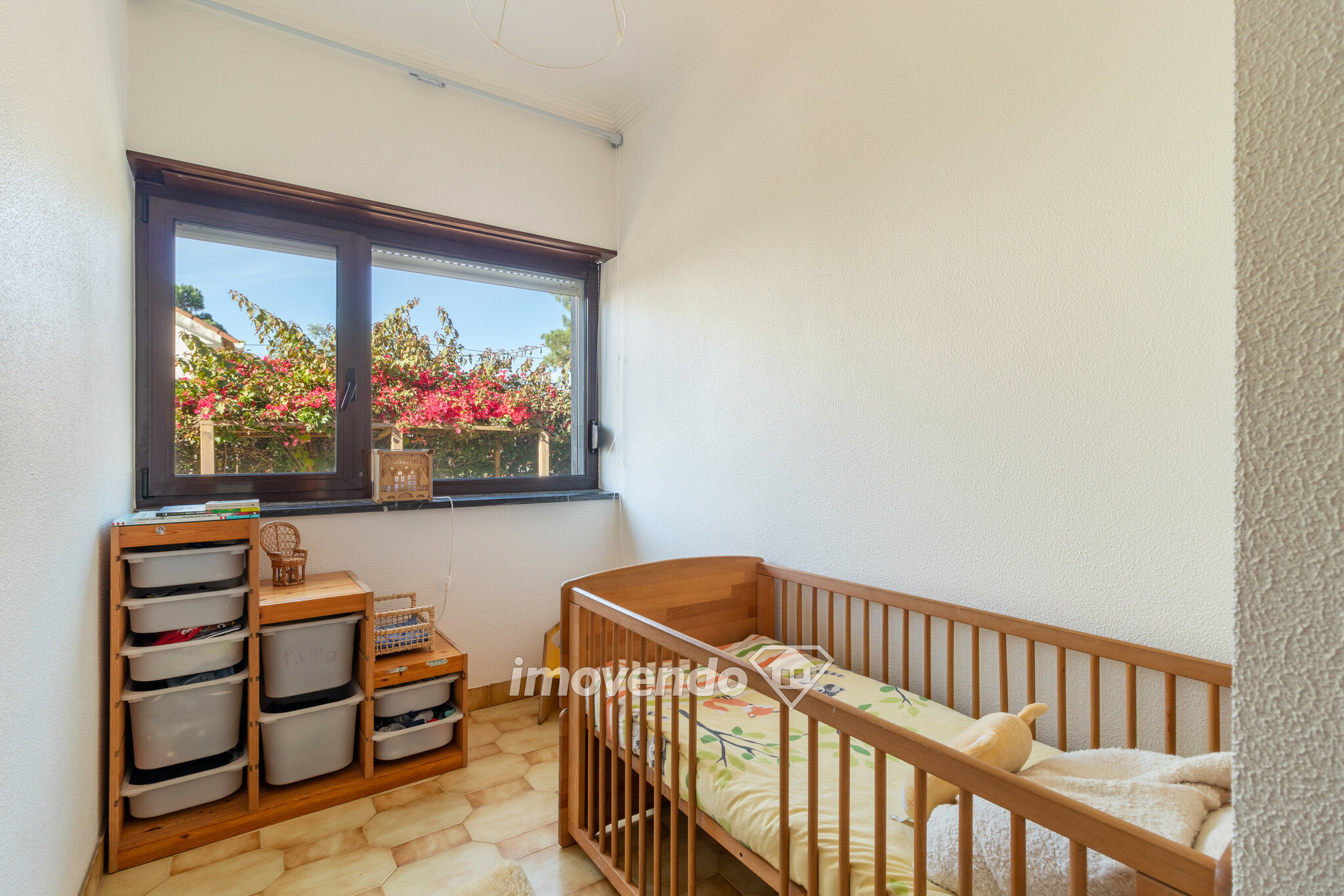 Moradia T4+1 com piscina e garagem, numa localização ímpar, em Colares