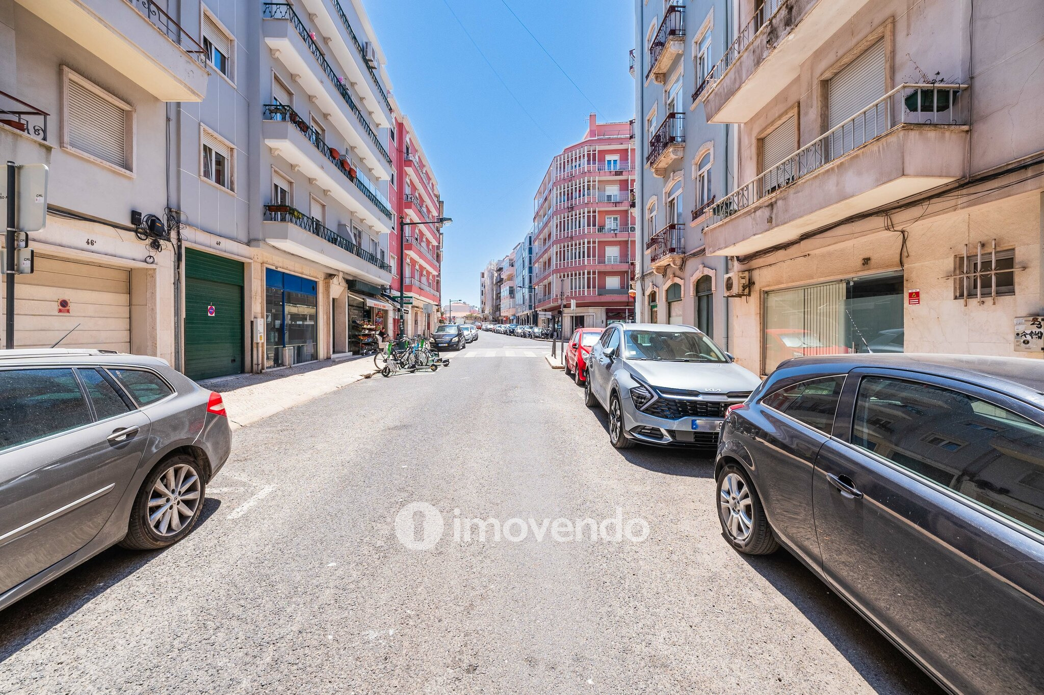 Apartamento T1 remodelado e com cozinha equipada, em Entrecampos