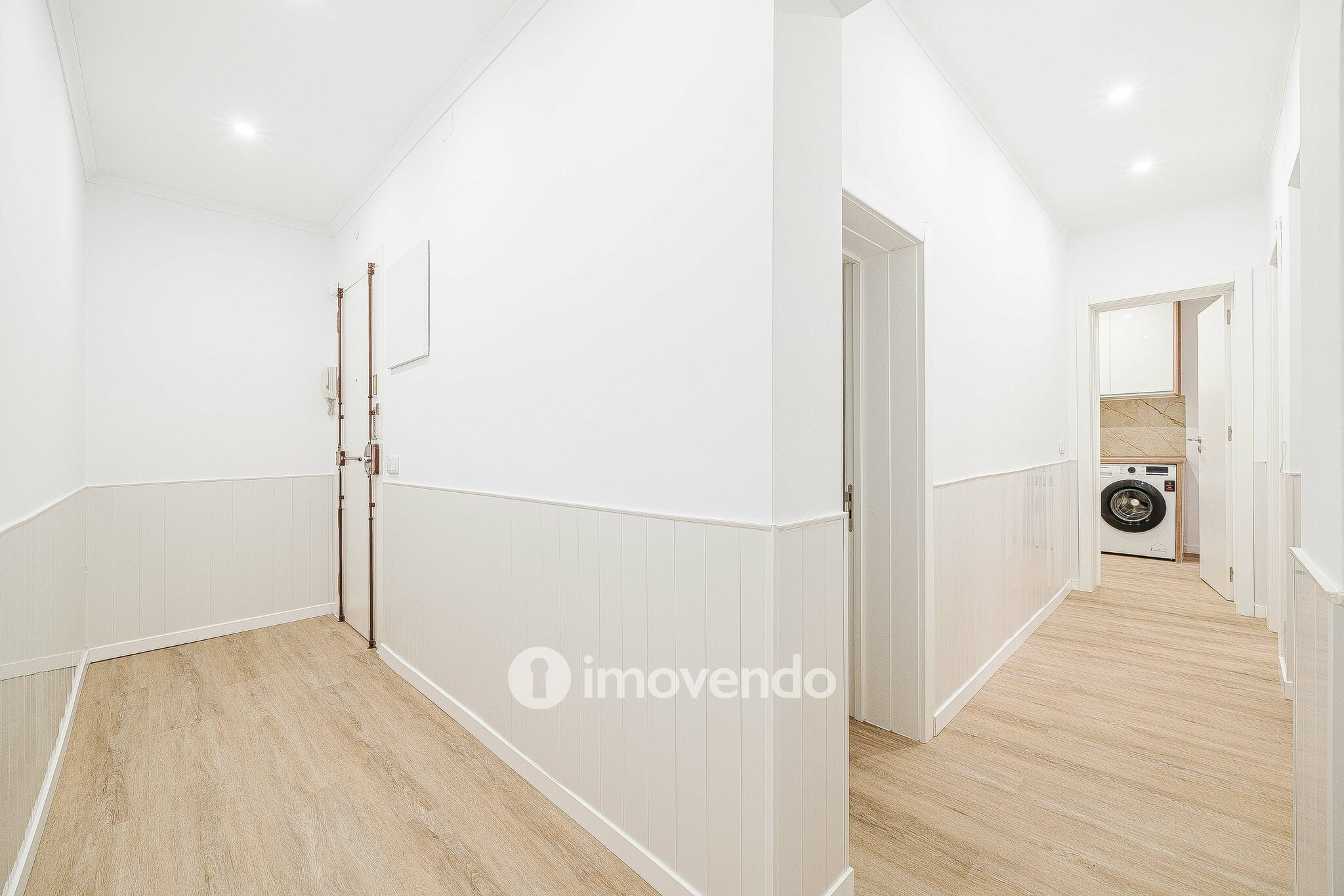 Apartamento T1 remodelado e com cozinha equipada, em Entrecampos