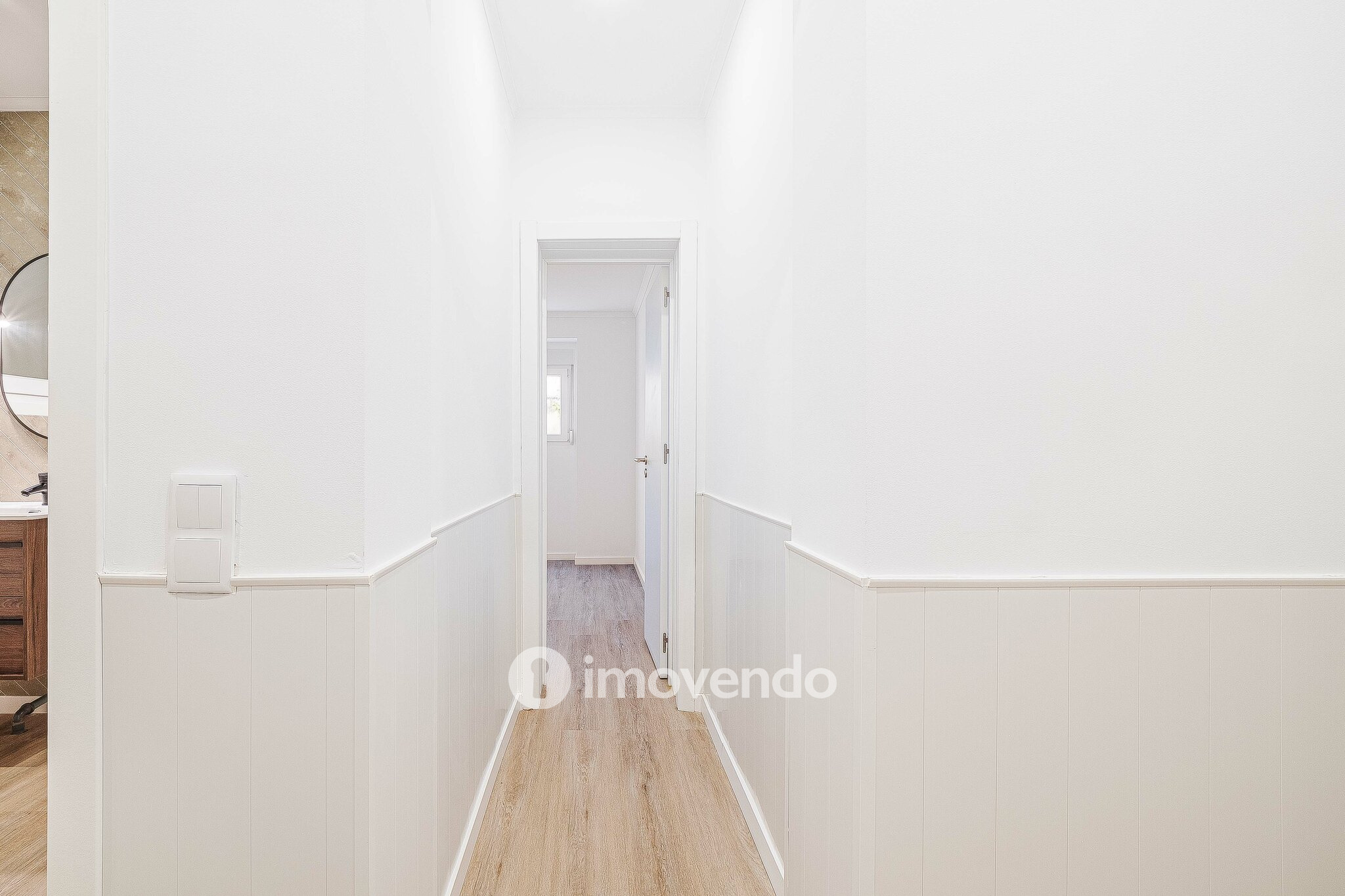 Apartamento T1 remodelado e com cozinha equipada, em Entrecampos