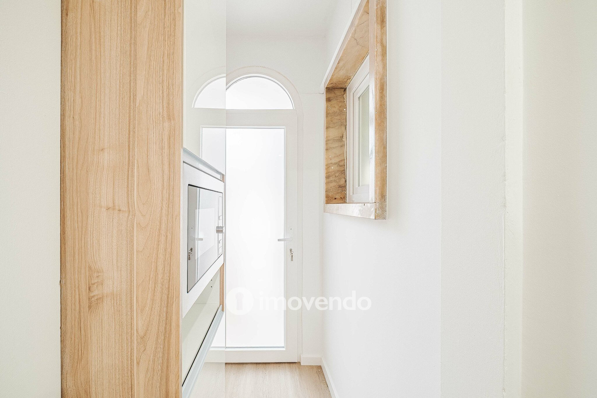 Apartamento T1 remodelado e com cozinha equipada, em Entrecampos