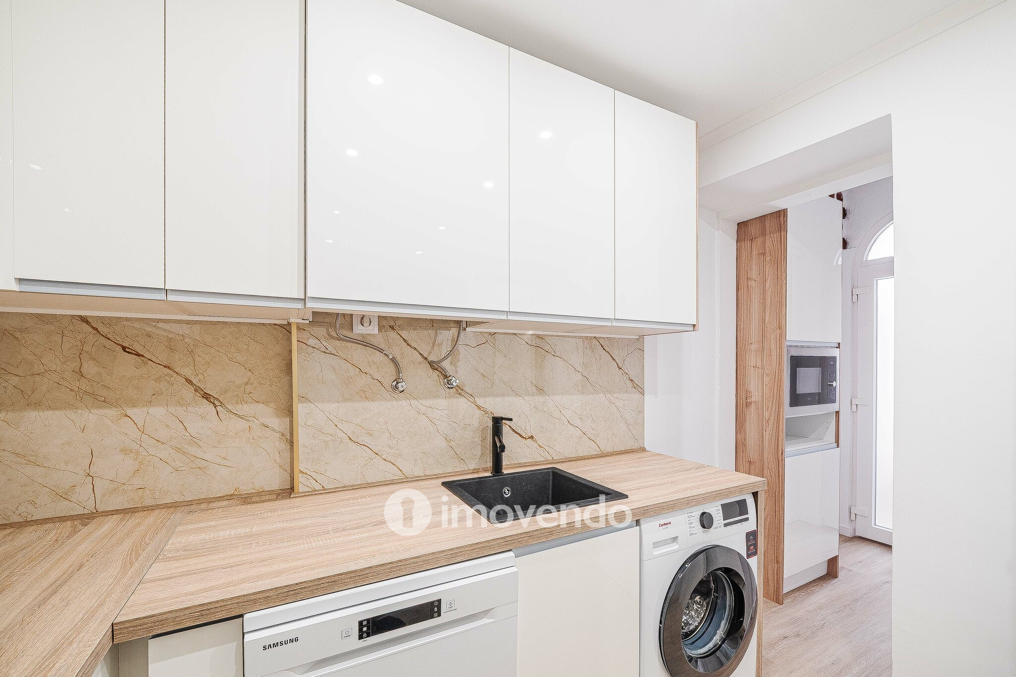Apartamento T1 remodelado e com cozinha equipada, em Entrecampos