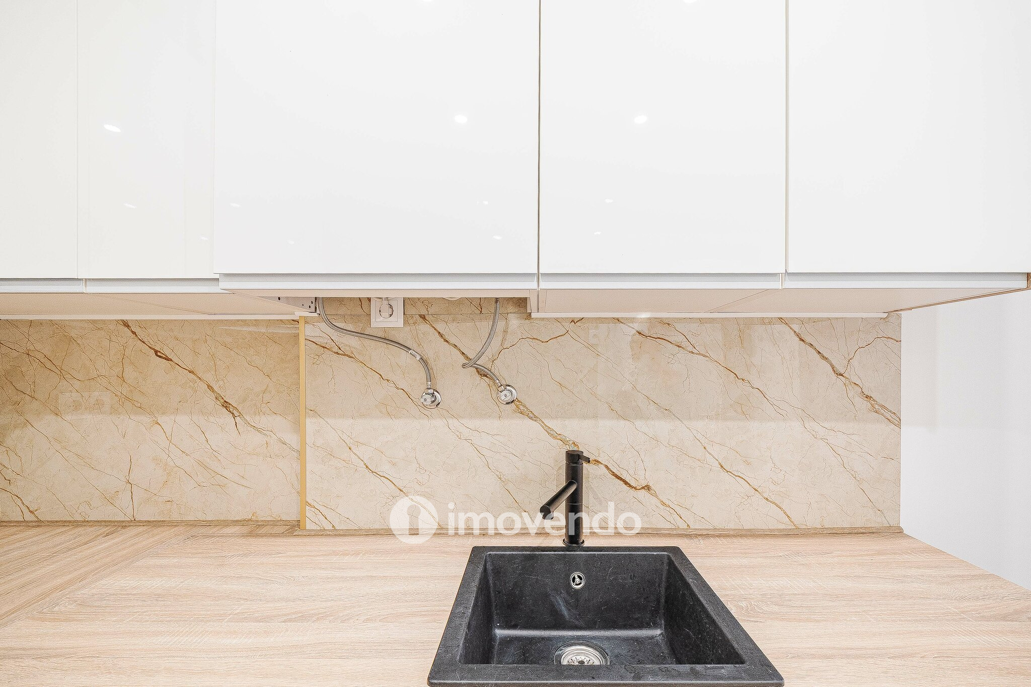 Apartamento T1 remodelado e com cozinha equipada, em Entrecampos