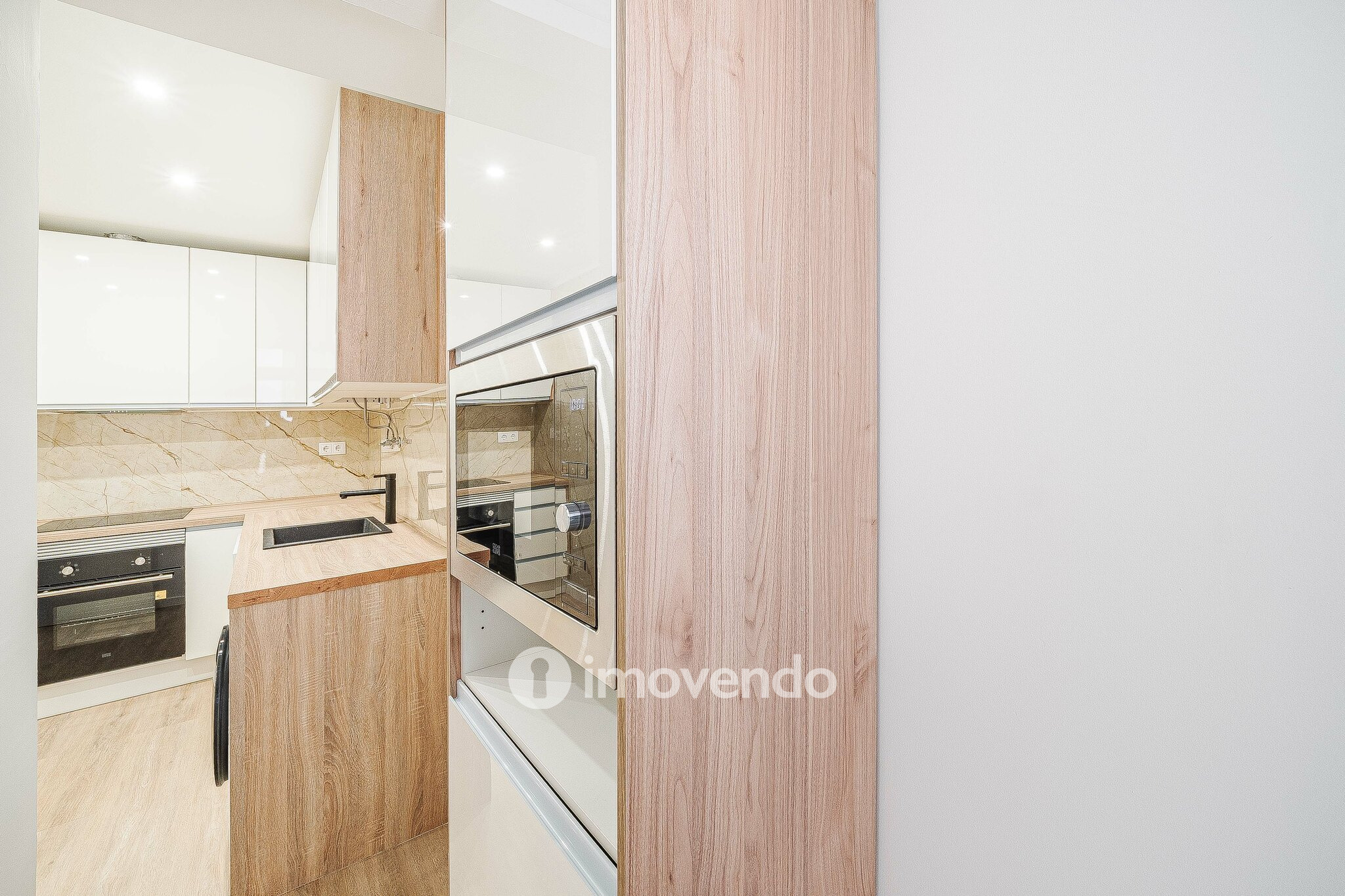 Apartamento T1 remodelado e com cozinha equipada, em Entrecampos