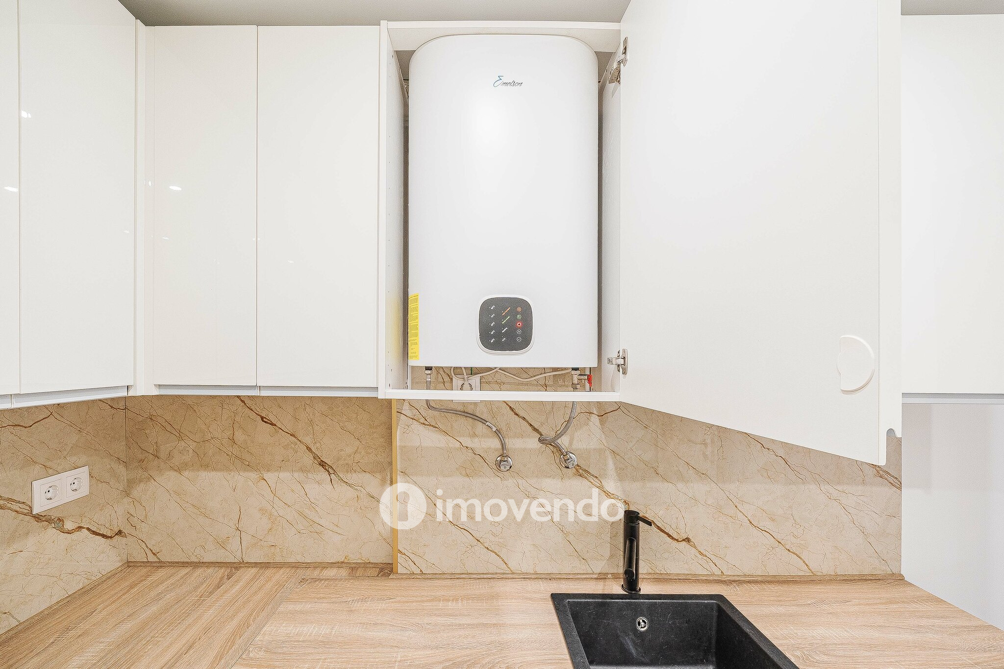 Apartamento T1 remodelado e com cozinha equipada, em Entrecampos