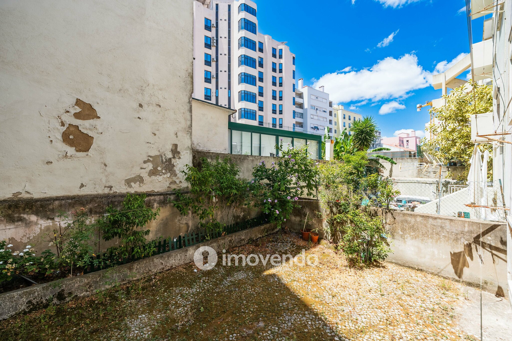 Apartamento T1 remodelado e com cozinha equipada, em Entrecampos