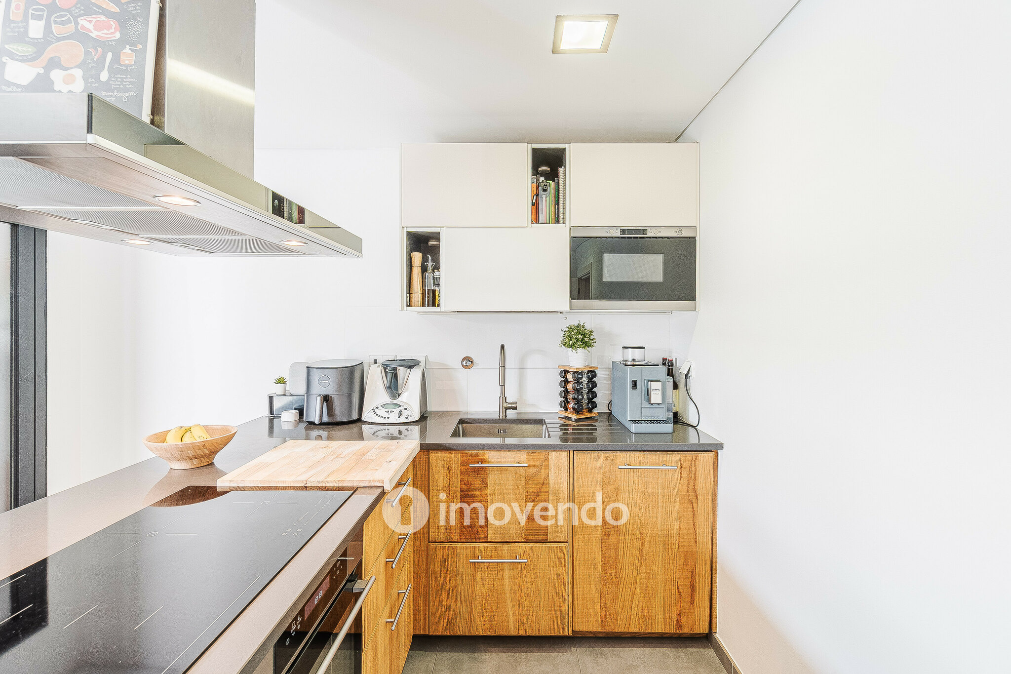 Moradia T3 moderna, com piscina e garagem, em Santo Antão do Tojal