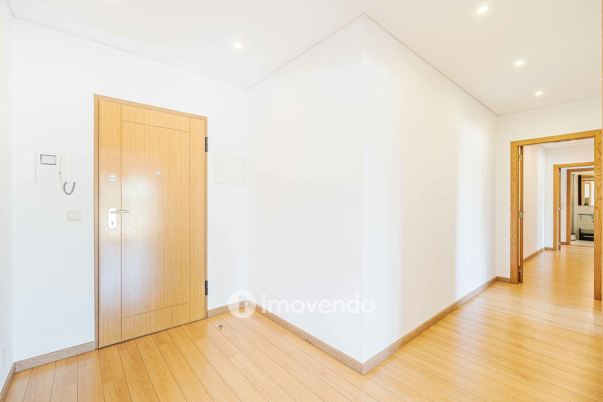 Apartamento T2 moderno, com estacionamento, na Póvoa de Santo Adrião