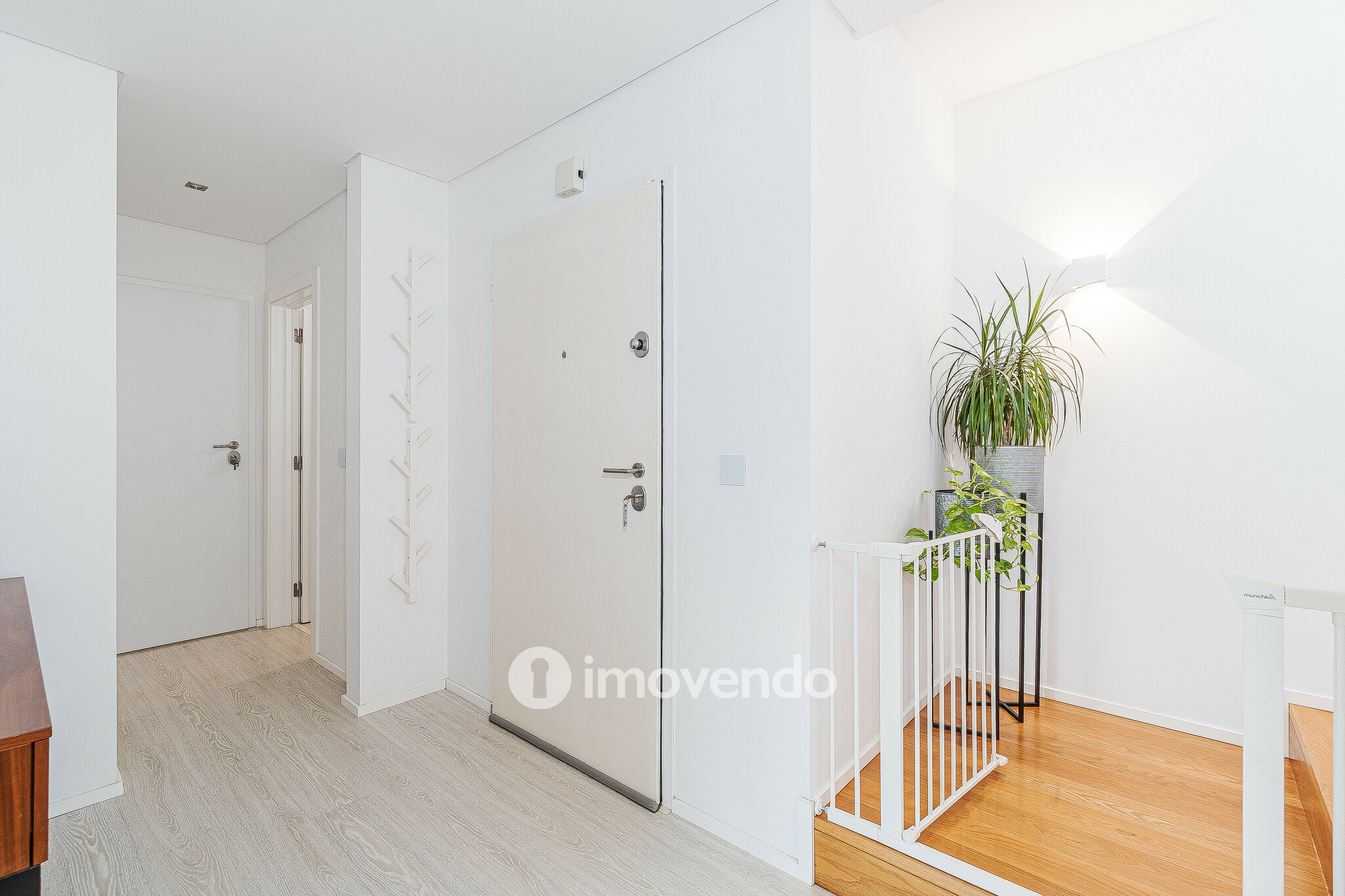 Moradia T3 moderna, com piscina e garagem, em Santo Antão do Tojal