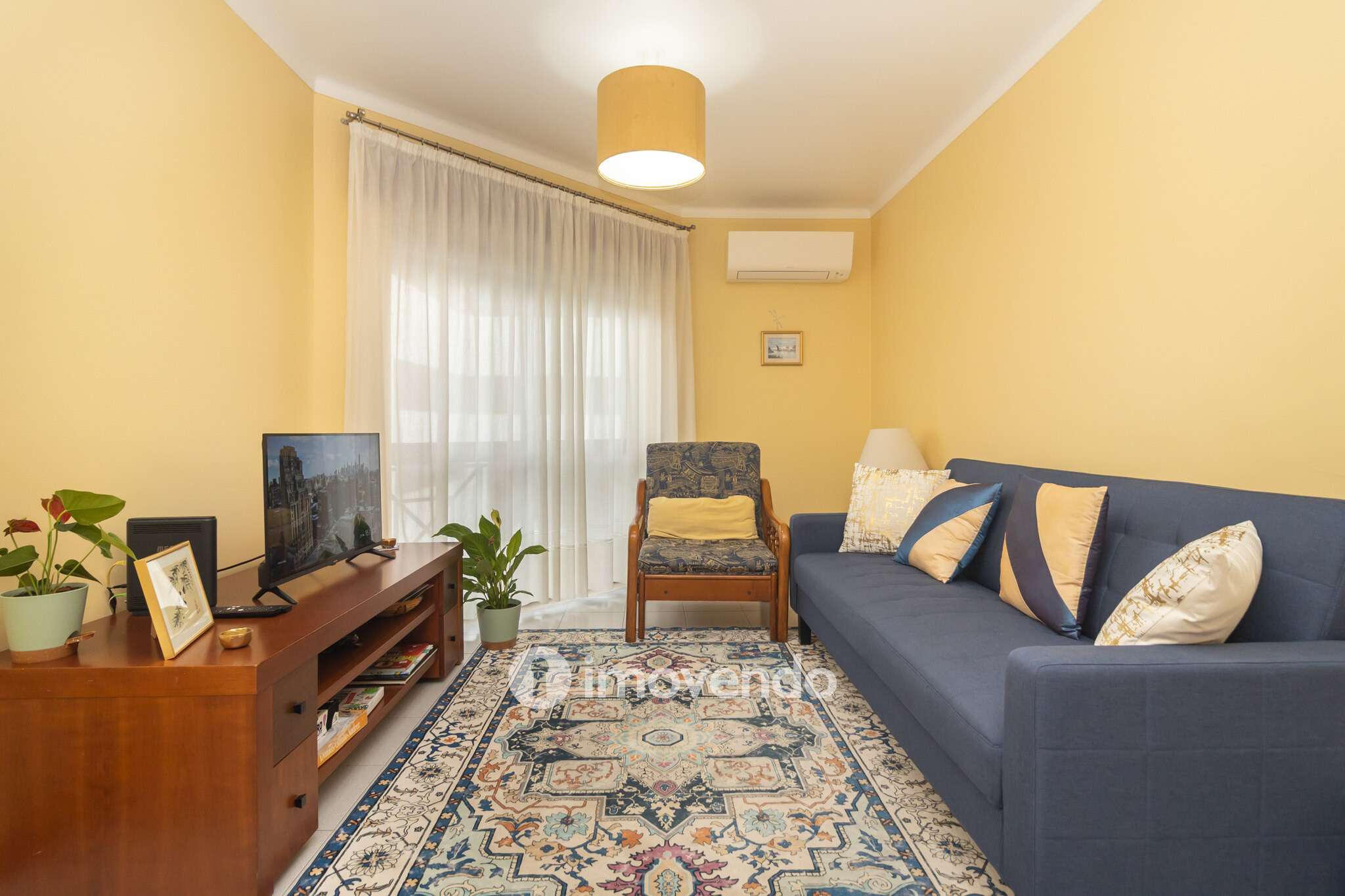 Apartamento T2 com áreas generosas e varanda, em Setúbal