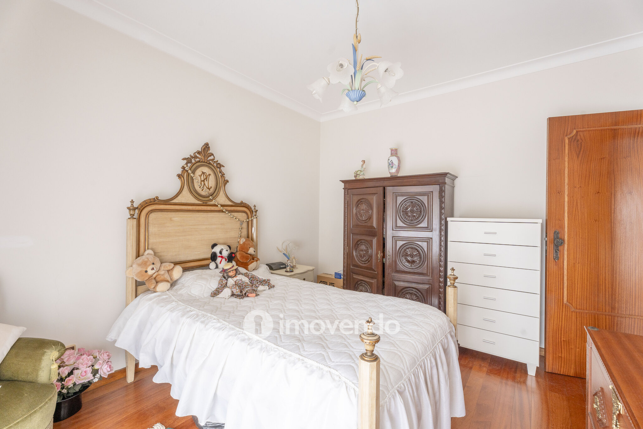 Moradia T4 com garagem, em Vila Nova da Telha, na Maia