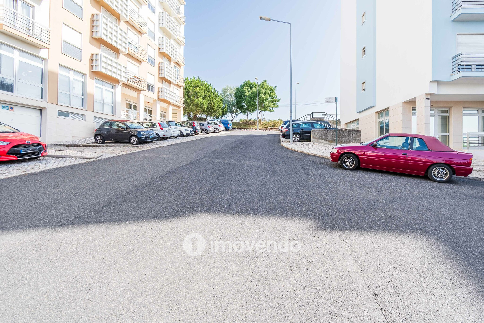 Apartamento T2 moderno, com estacionamento, na Póvoa de Santo Adrião