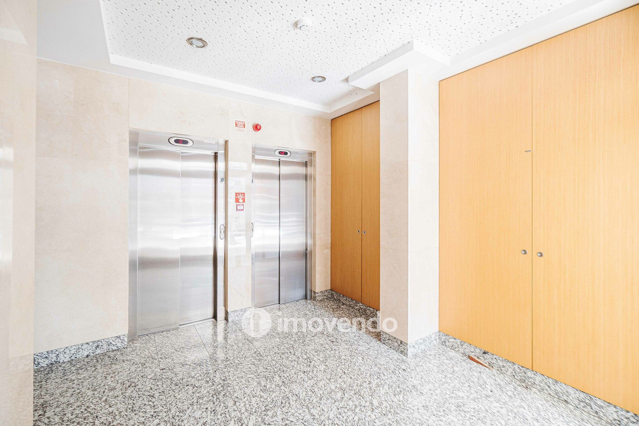 Apartamento T2 moderno, com estacionamento, na Póvoa de Santo Adrião