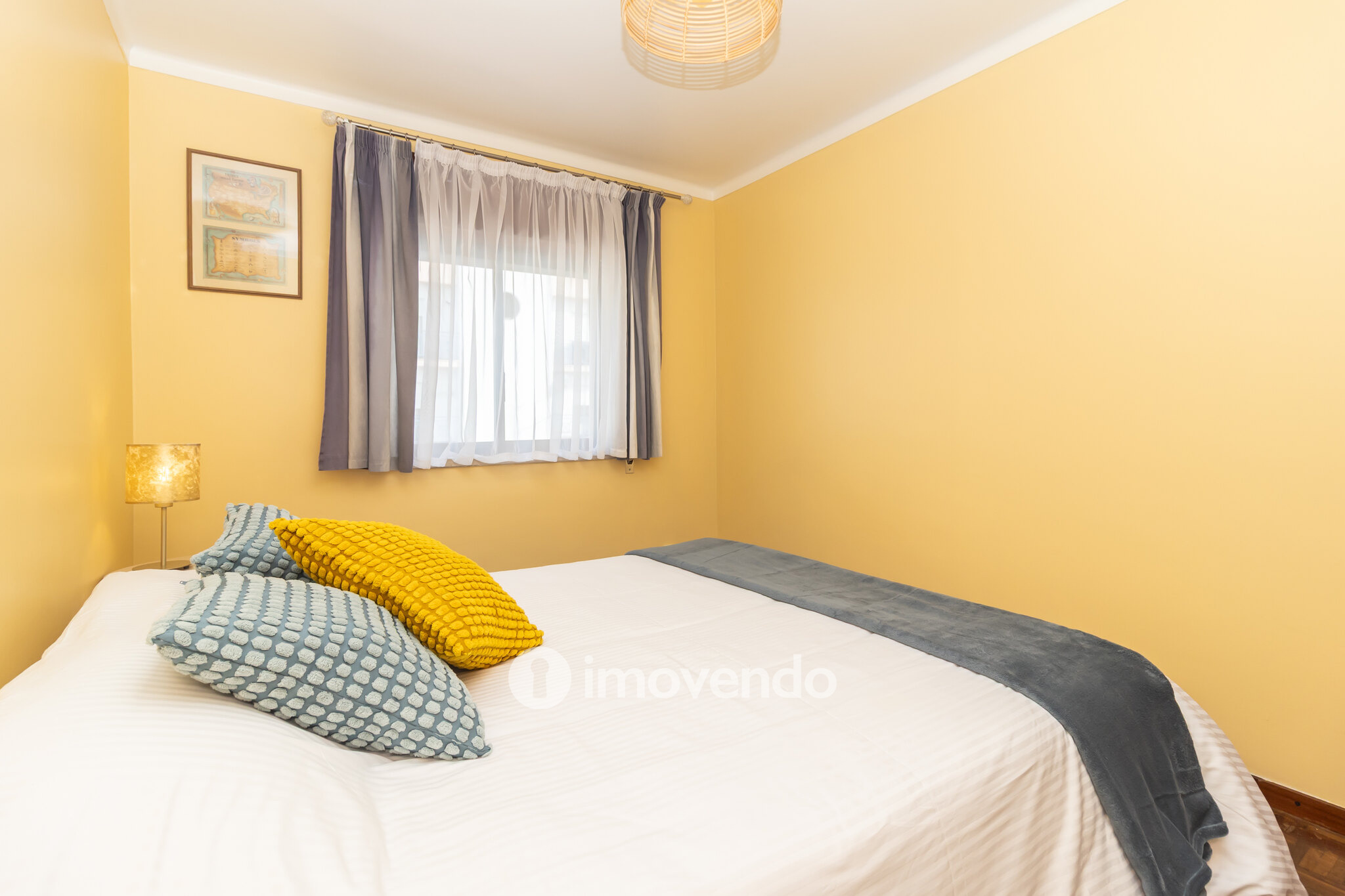 Apartamento T2 com áreas generosas e varanda, em Setúbal