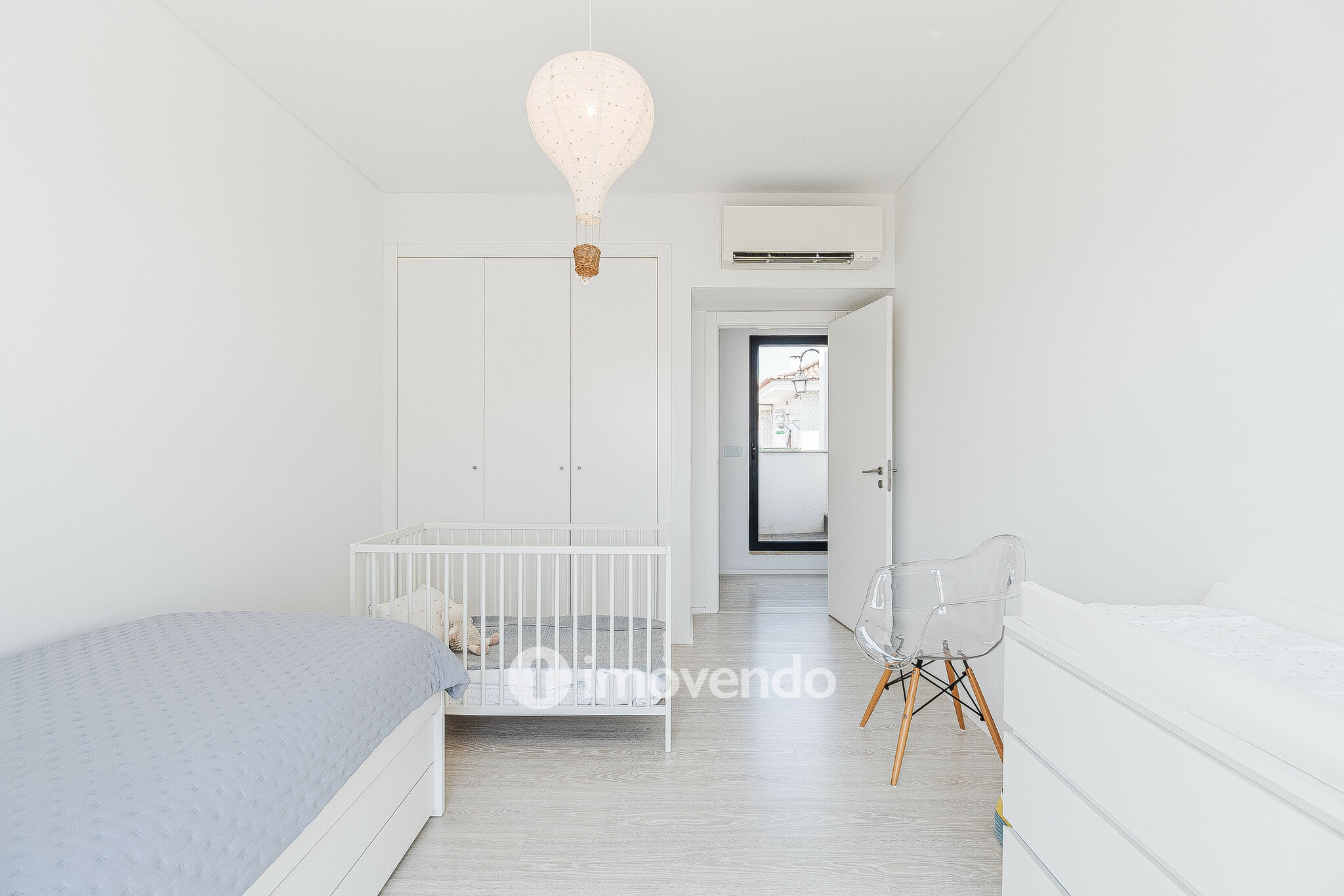 Moradia T3 moderna, com piscina e garagem, em Santo Antão do Tojal