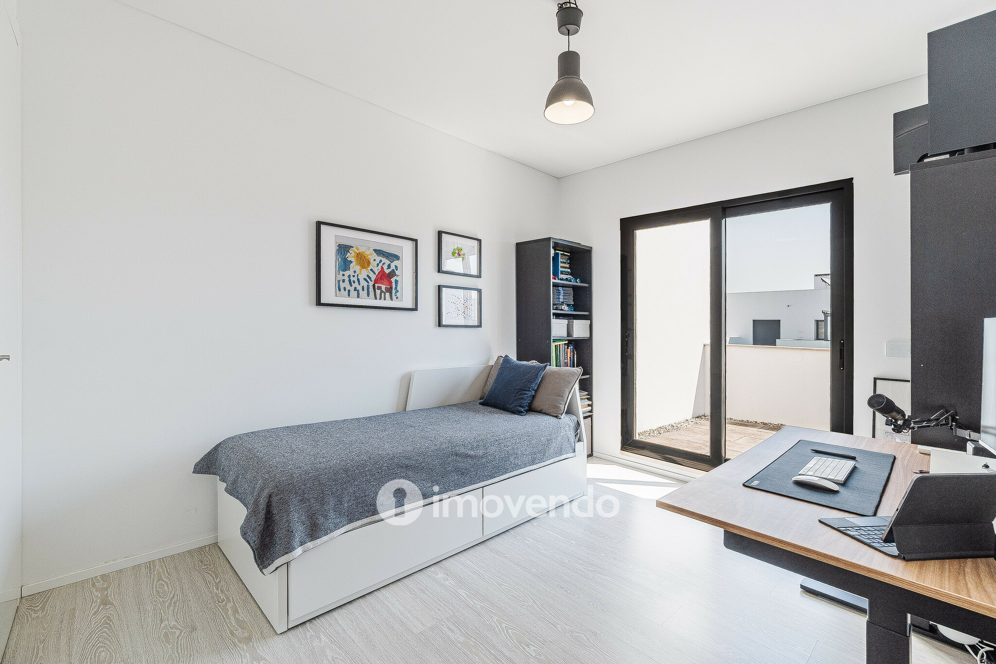 Moradia T3 moderna, com piscina e garagem, em Santo Antão do Tojal