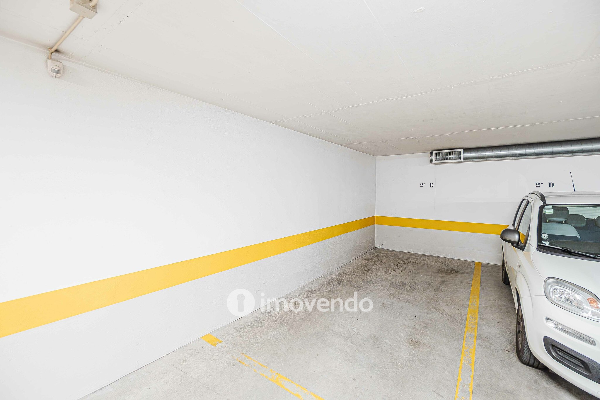 Apartamento T2 moderno, com estacionamento, na Póvoa de Santo Adrião