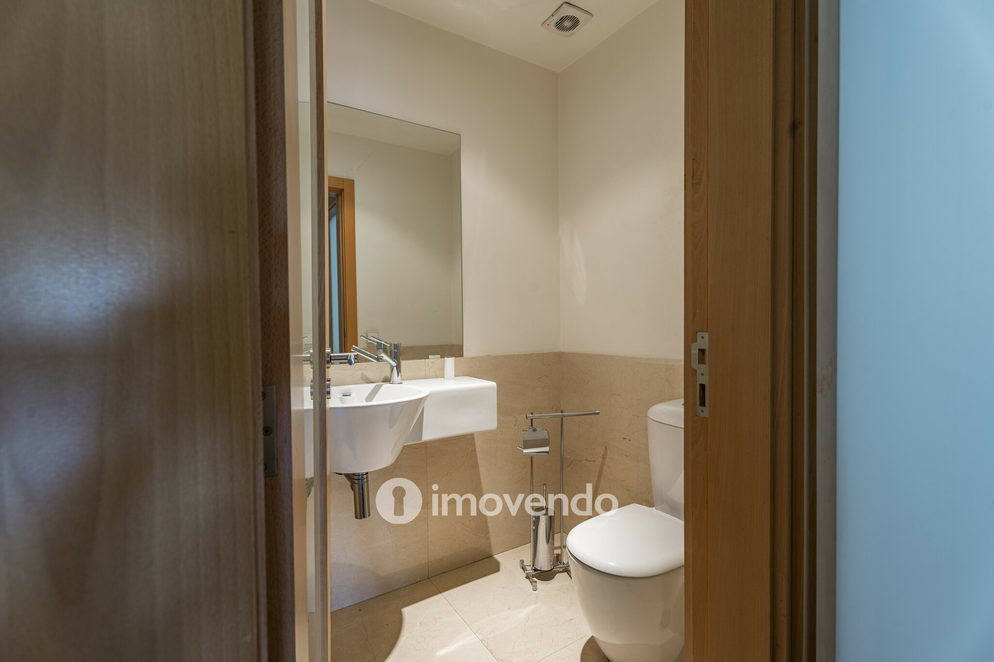 Apartamento T3, com áreas amplas e garagem, em Braga