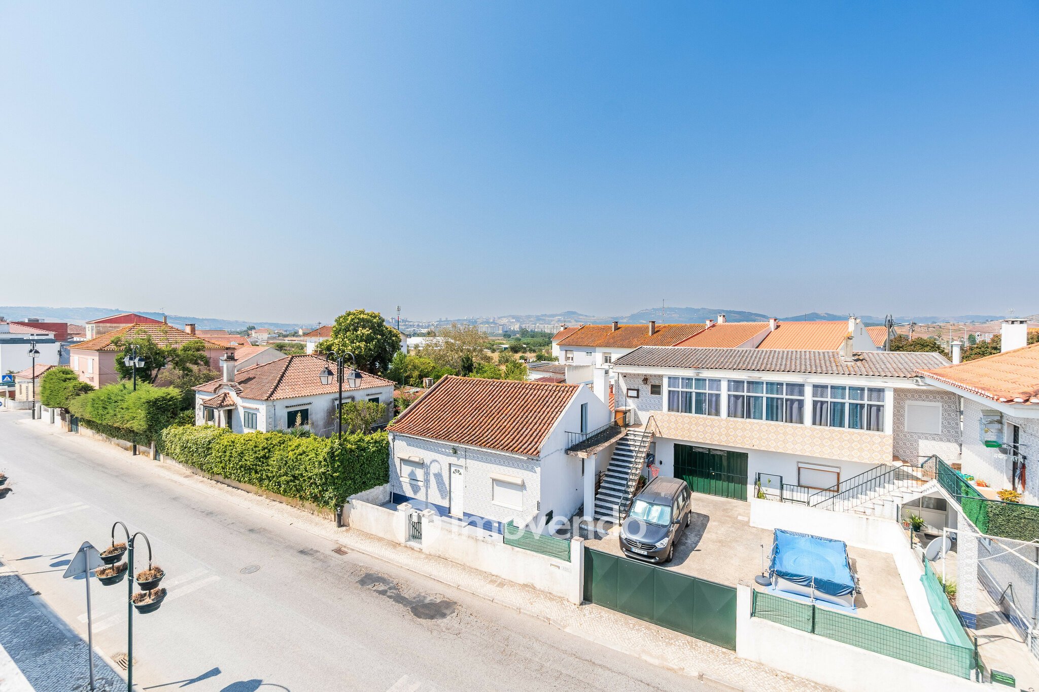 Moradia T3 moderna, com piscina e garagem, em Santo Antão do Tojal