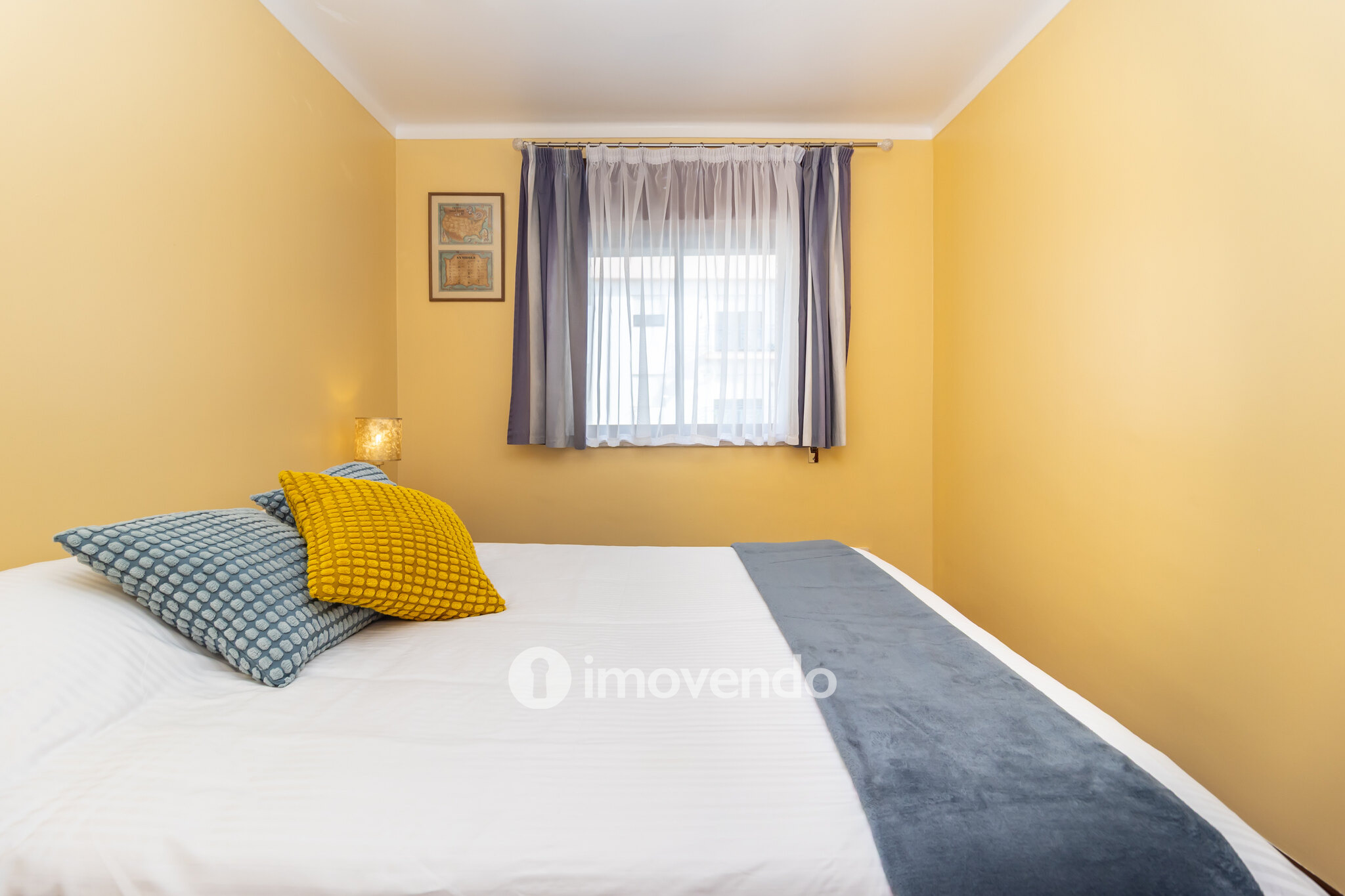 Apartamento T2 com áreas generosas e varanda, em Setúbal