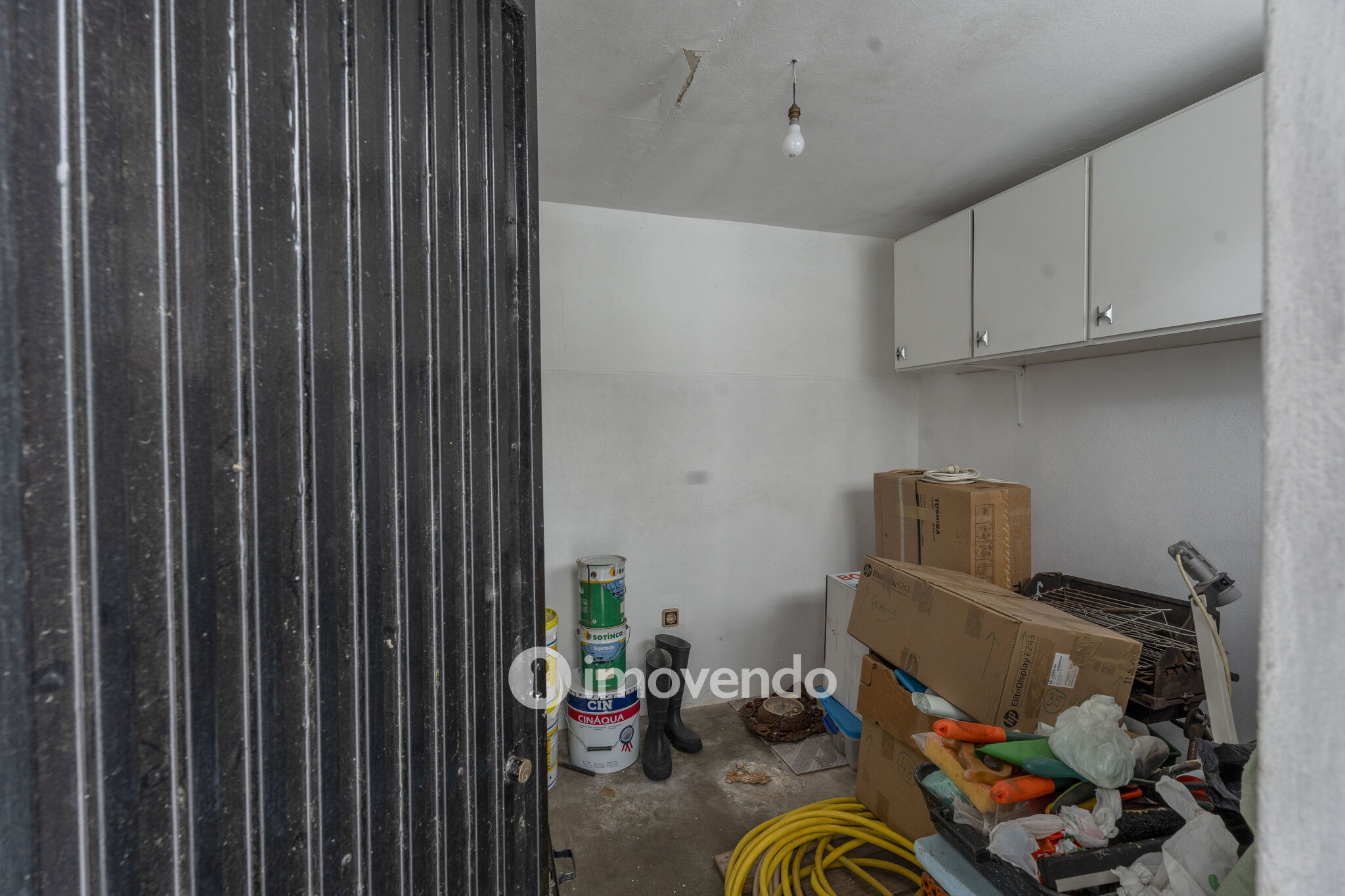 Moradia T4 com garagem, em Vila Nova da Telha, na Maia