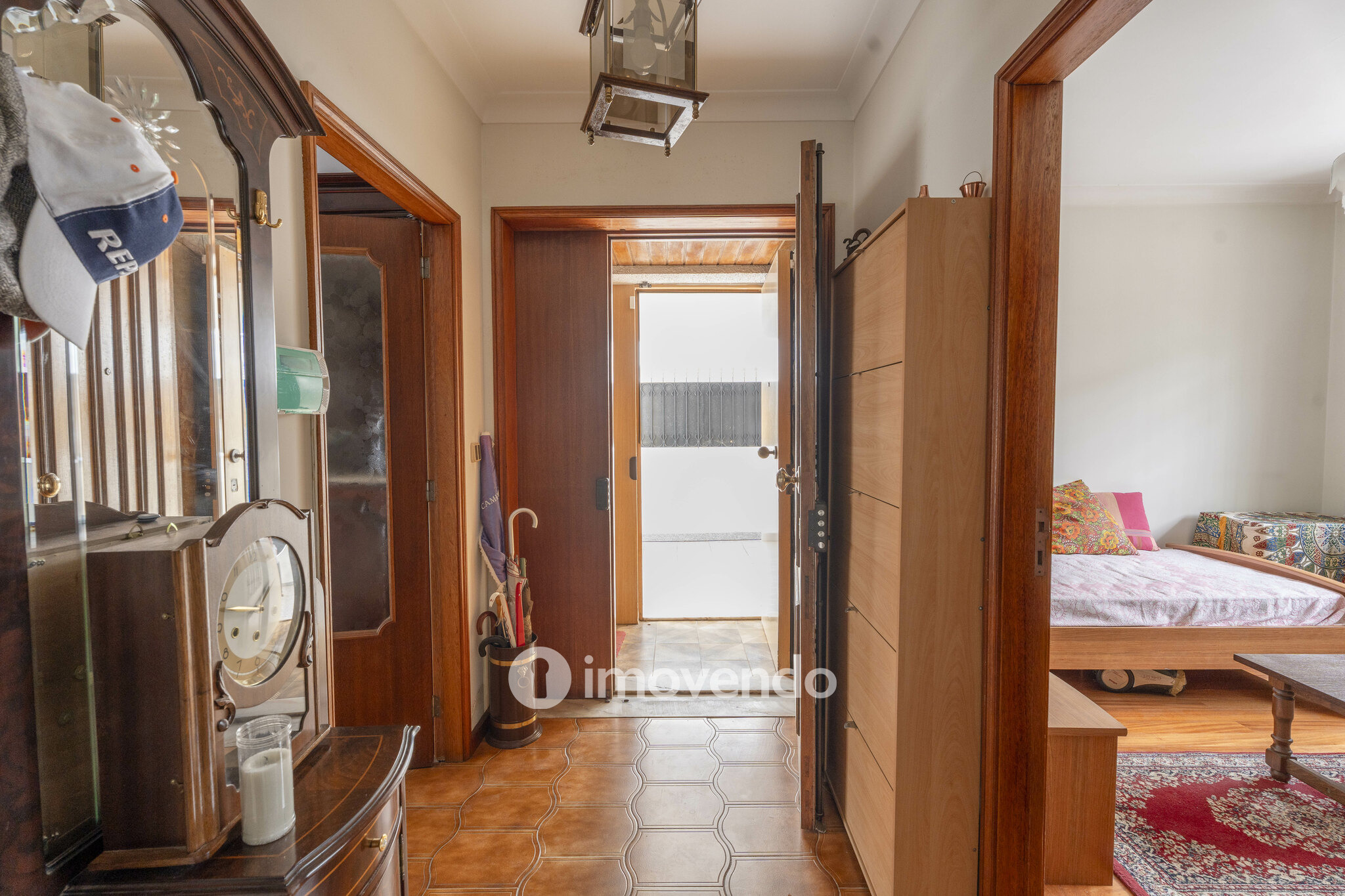 Moradia T4 com garagem, em Vila Nova da Telha, na Maia