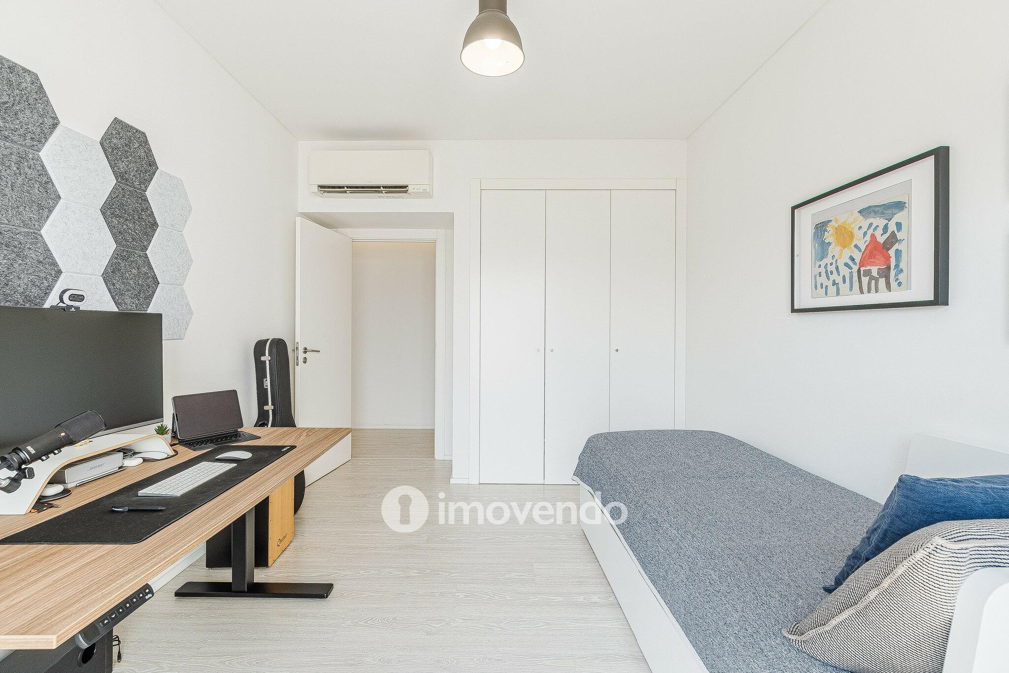 Moradia T3 moderna, com piscina e garagem, em Santo Antão do Tojal