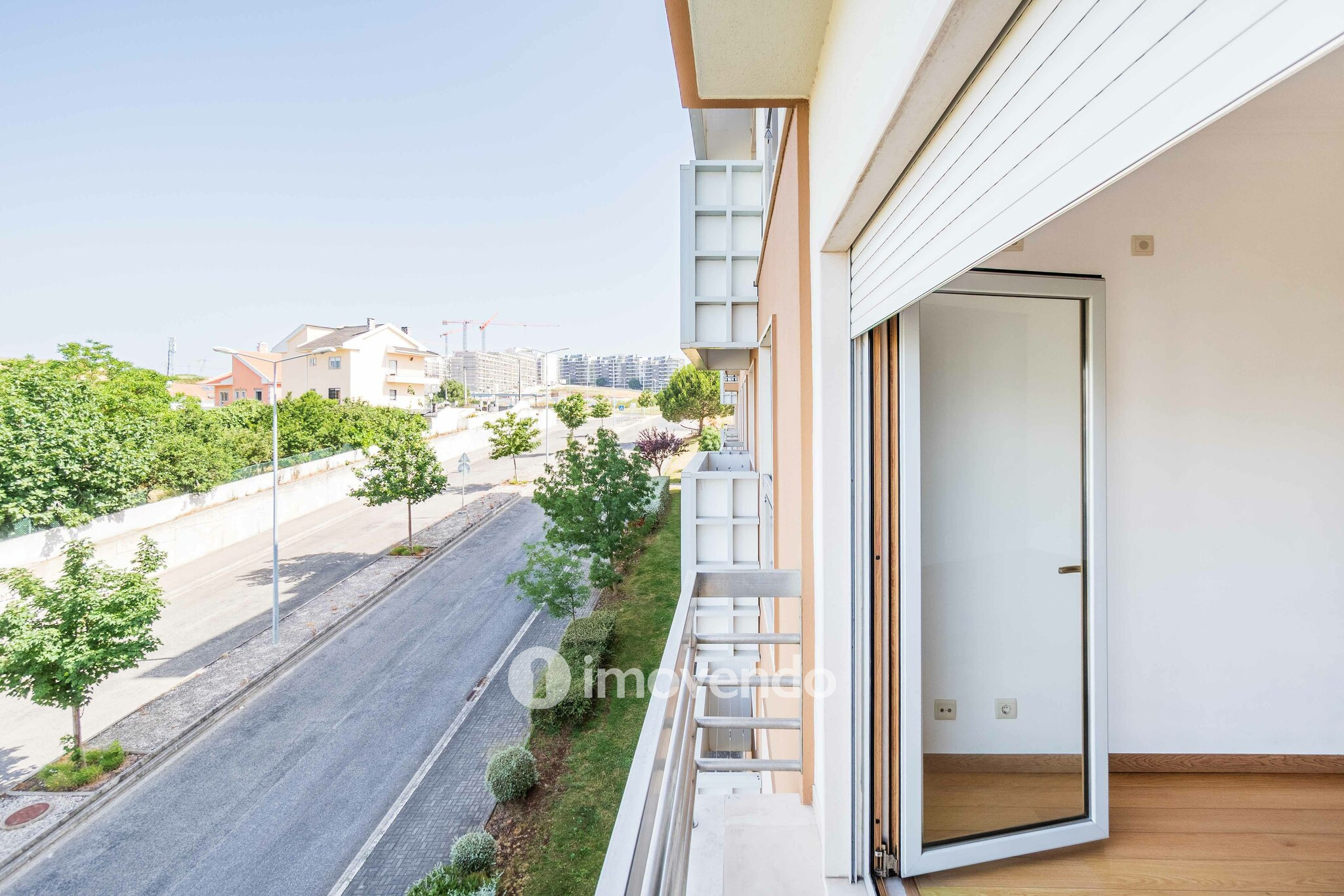 Apartamento T2 moderno, com estacionamento, na Póvoa de Santo Adrião