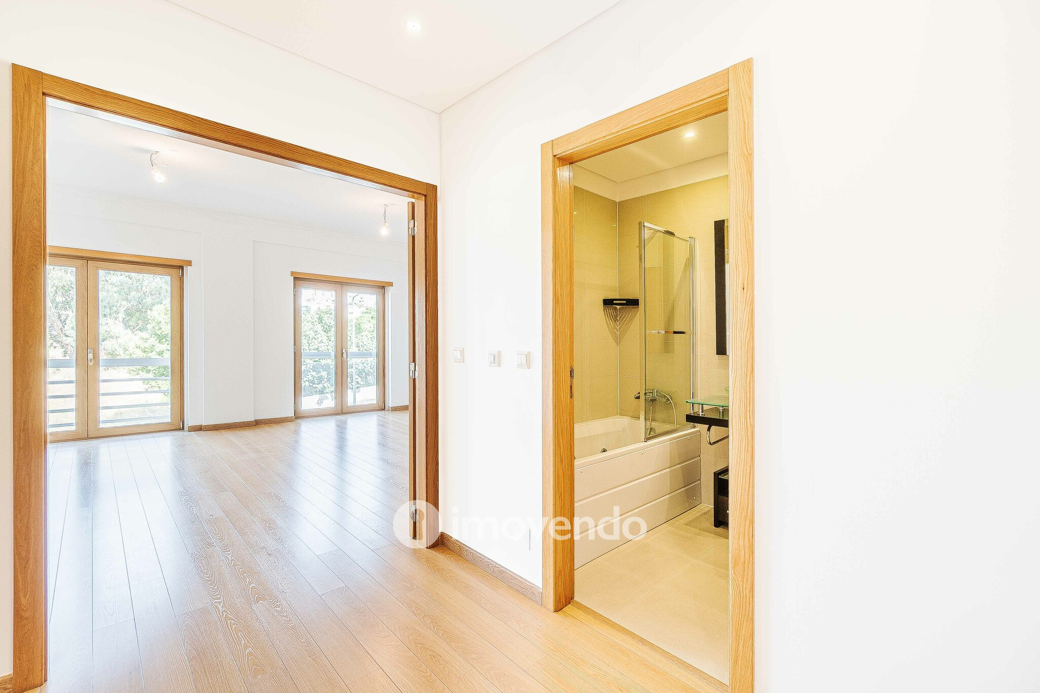 Apartamento T2 moderno, com estacionamento, na Póvoa de Santo Adrião