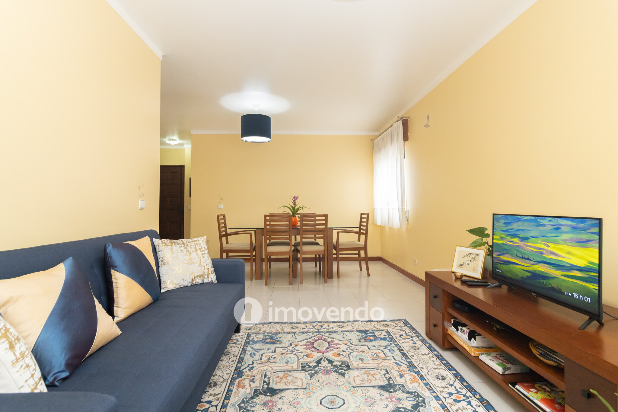 Apartamento T2 com áreas generosas e varanda, em Setúbal