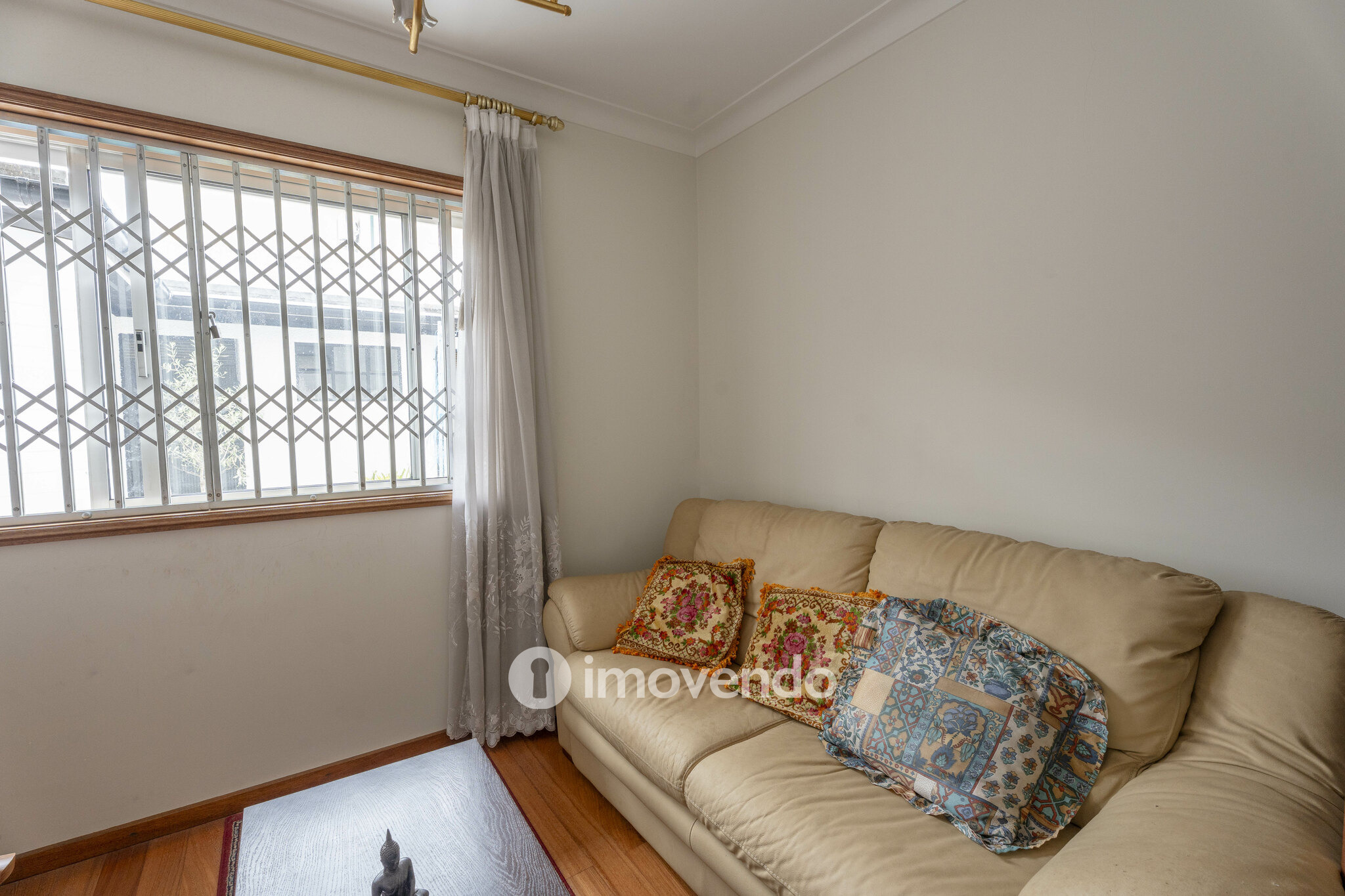 Moradia T4 com garagem, em Vila Nova da Telha, na Maia