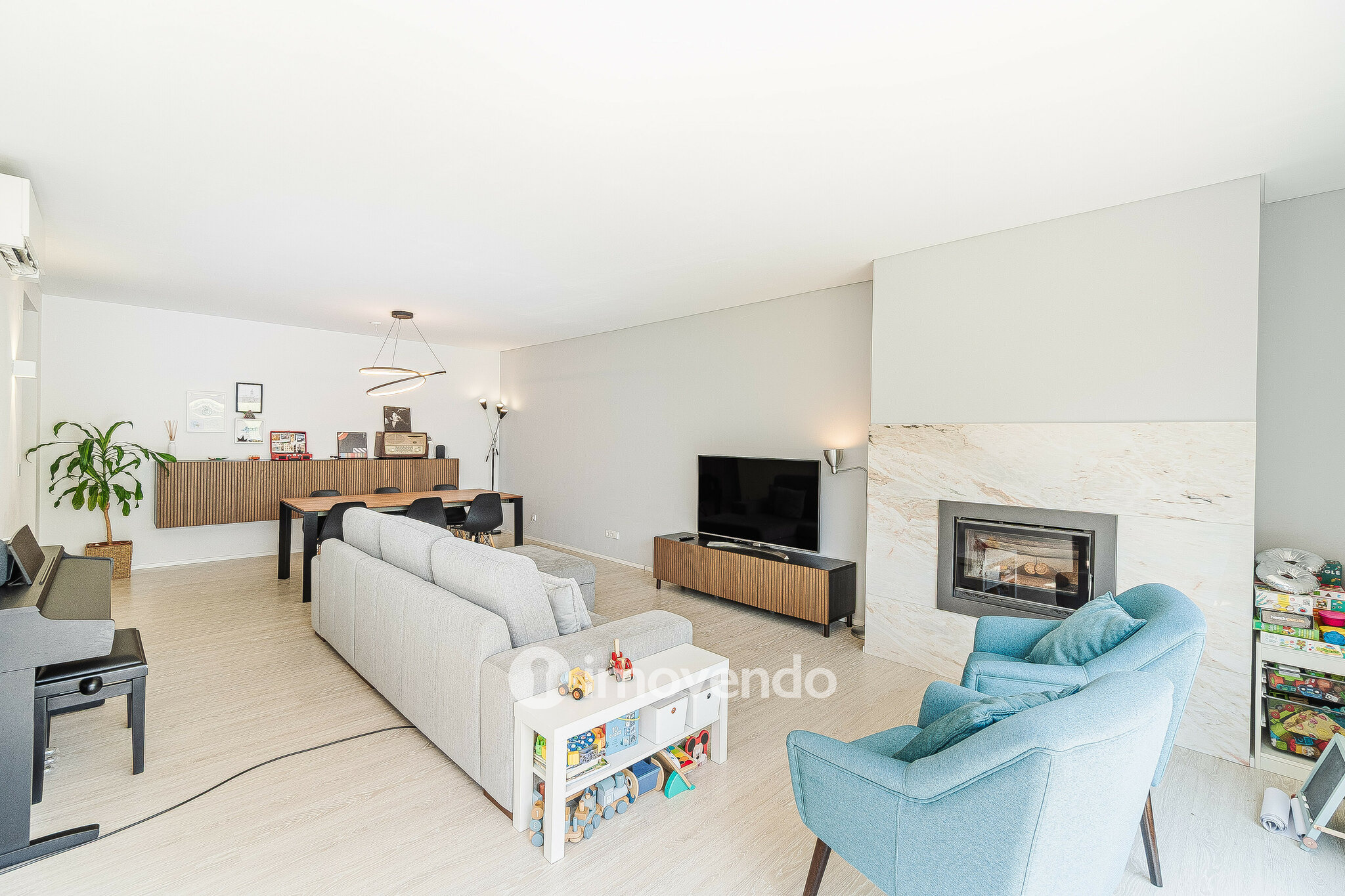 Moradia T3 moderna, com piscina e garagem, em Santo Antão do Tojal