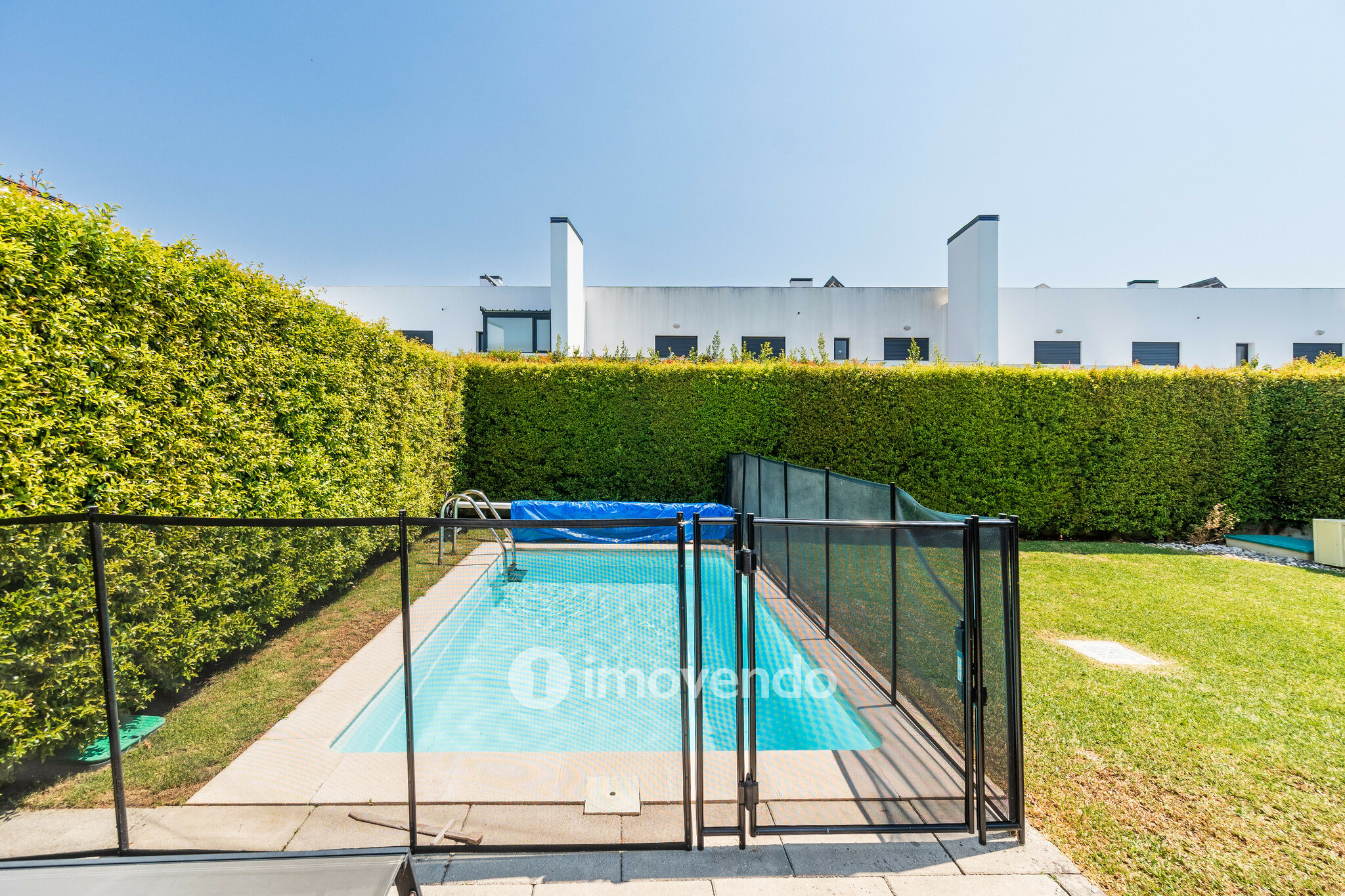 Moradia T3 moderna, com piscina e garagem, em Santo Antão do Tojal