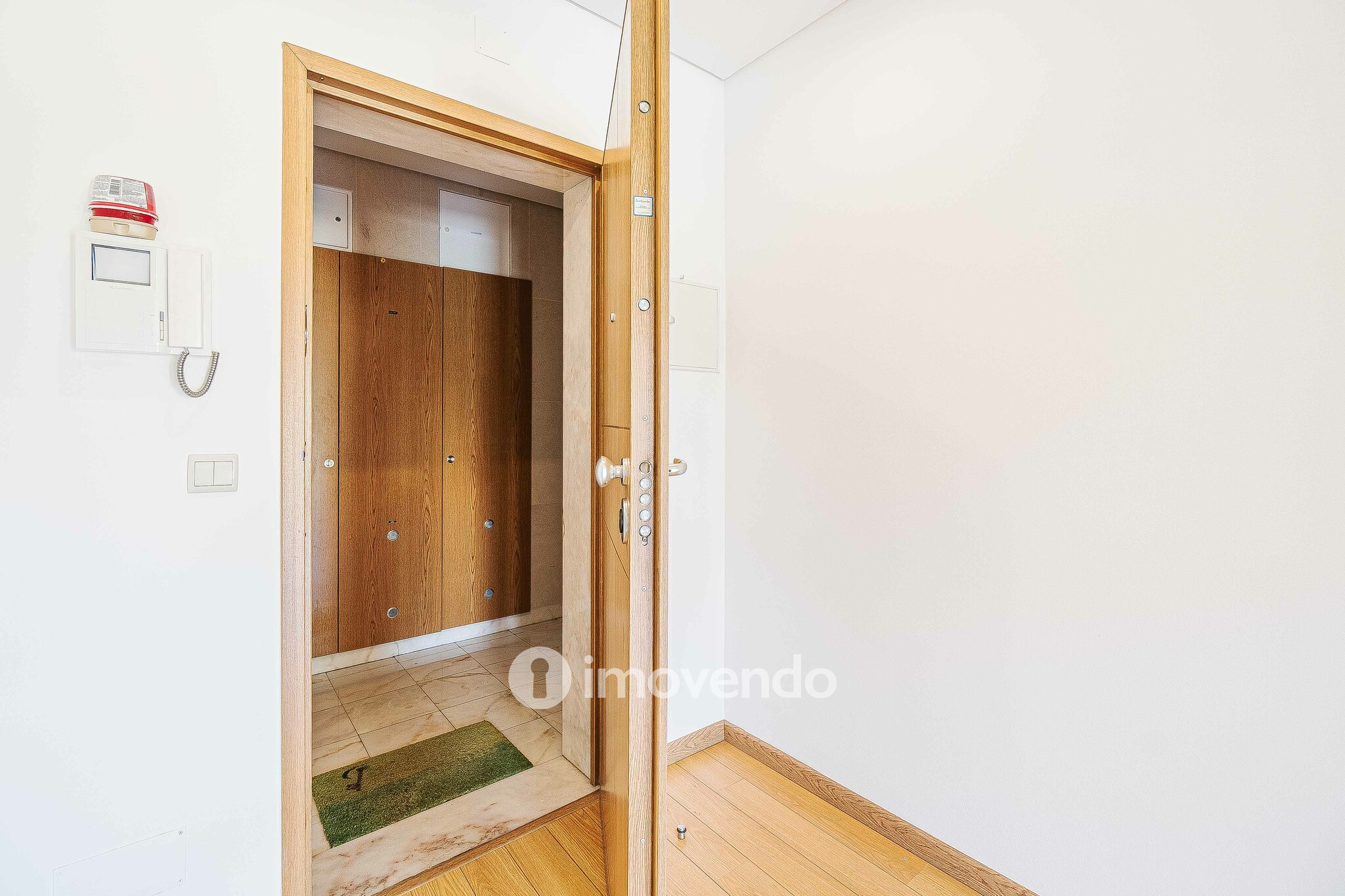 Apartamento T2 moderno, com estacionamento, na Póvoa de Santo Adrião