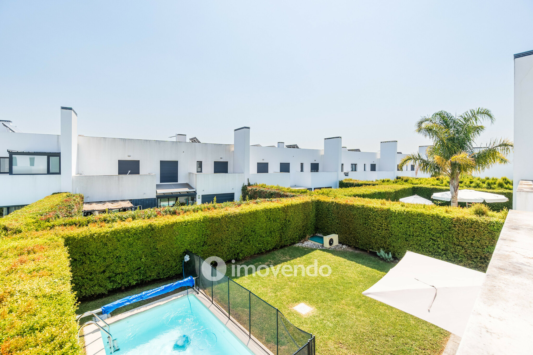 Moradia T3 moderna, com piscina e garagem, em Santo Antão do Tojal