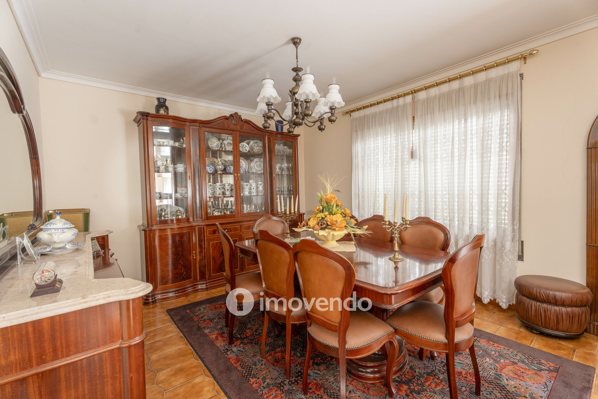 Moradia T4 com garagem, em Vila Nova da Telha, na Maia