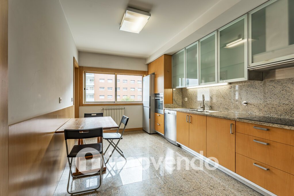 Apartamento T3 em Braga, Braga com 151 m<sup>2</sup> por 395.000