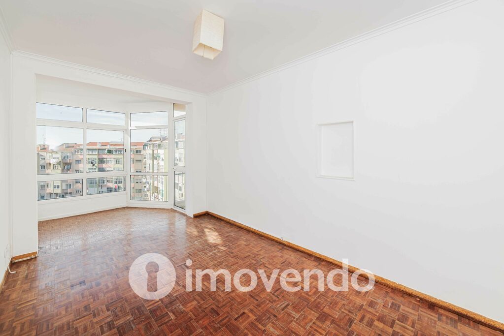 Apartamento T3 em Oeiras, Lisboa com 77 m<sup>2</sup> por 349.000