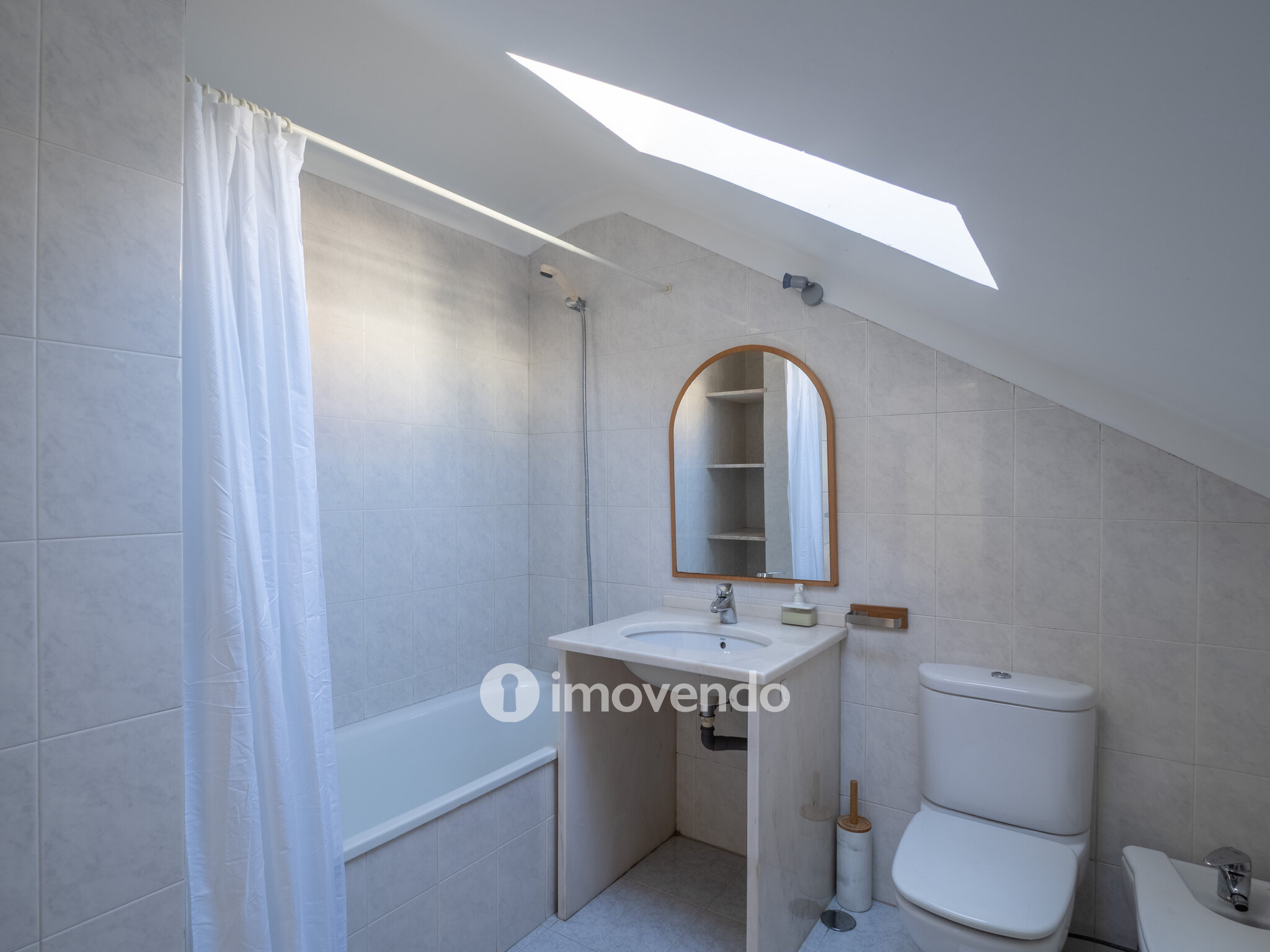 Moradia T6 na Rua Quinta das Rosas, em Rio de Mouro