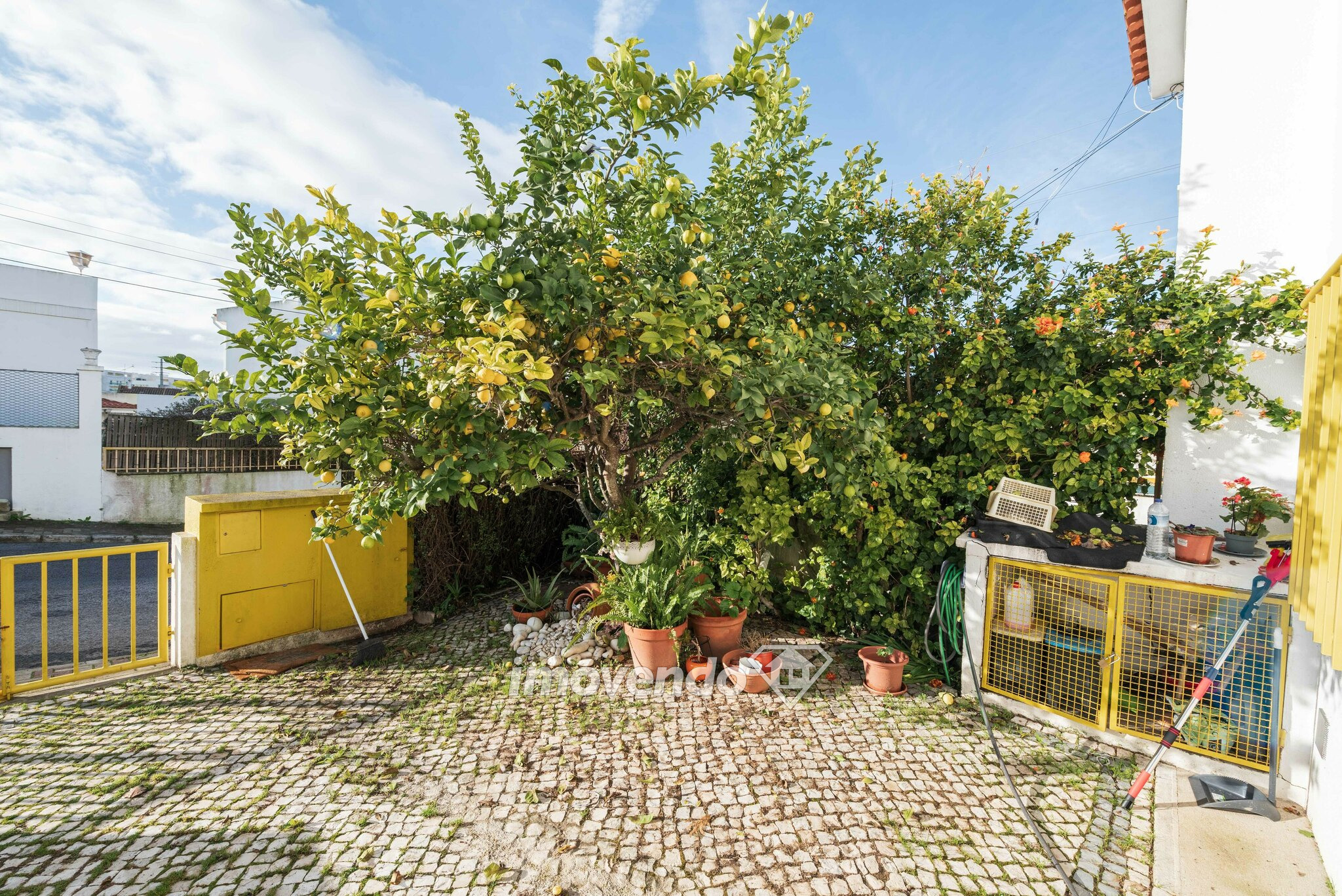 Moradia T3 com jardim, numa localização privilegiada, em Oeiras