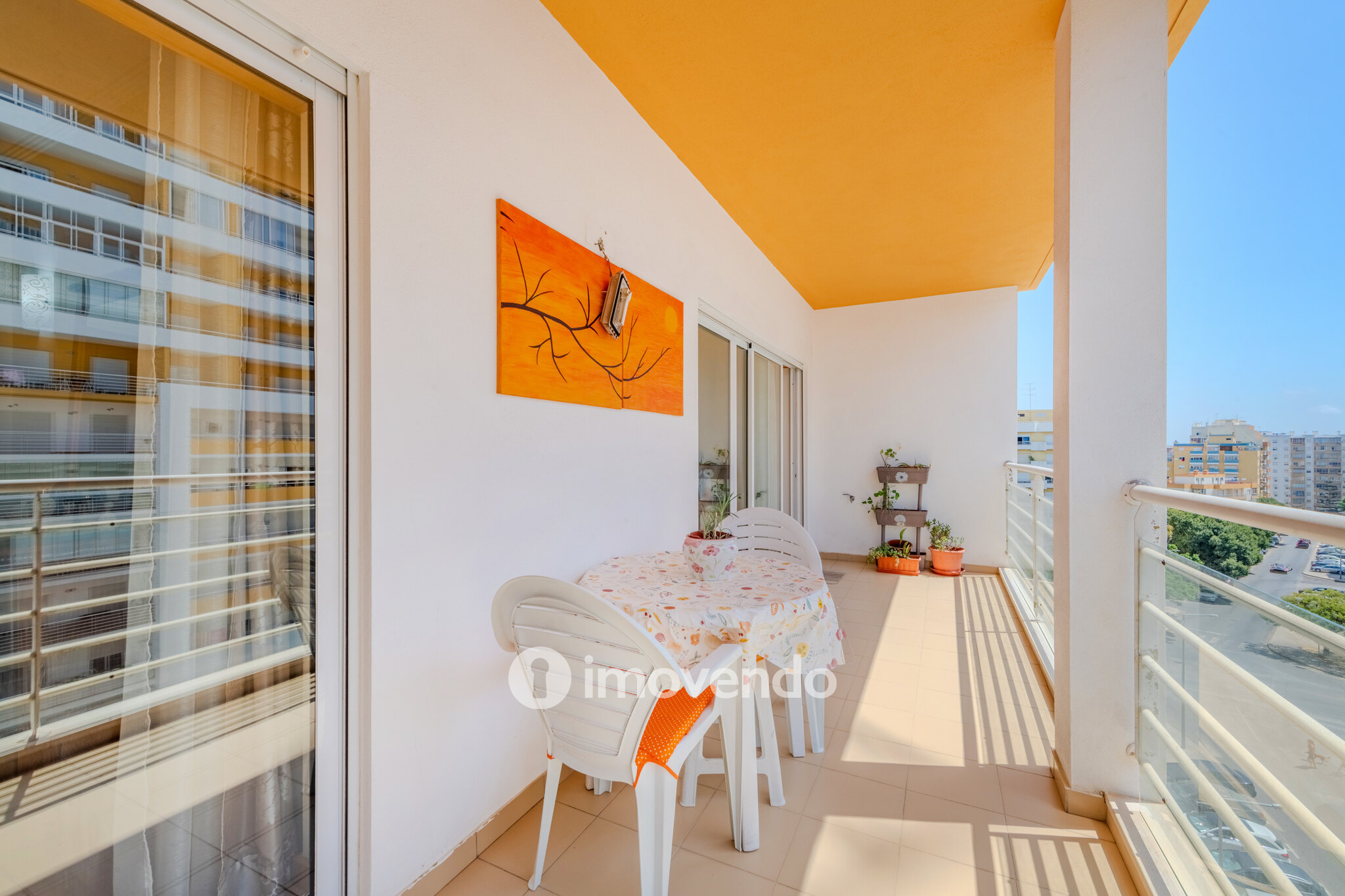 Apartamento T2 exclusivo, em condomínio com piscina, em Portimão